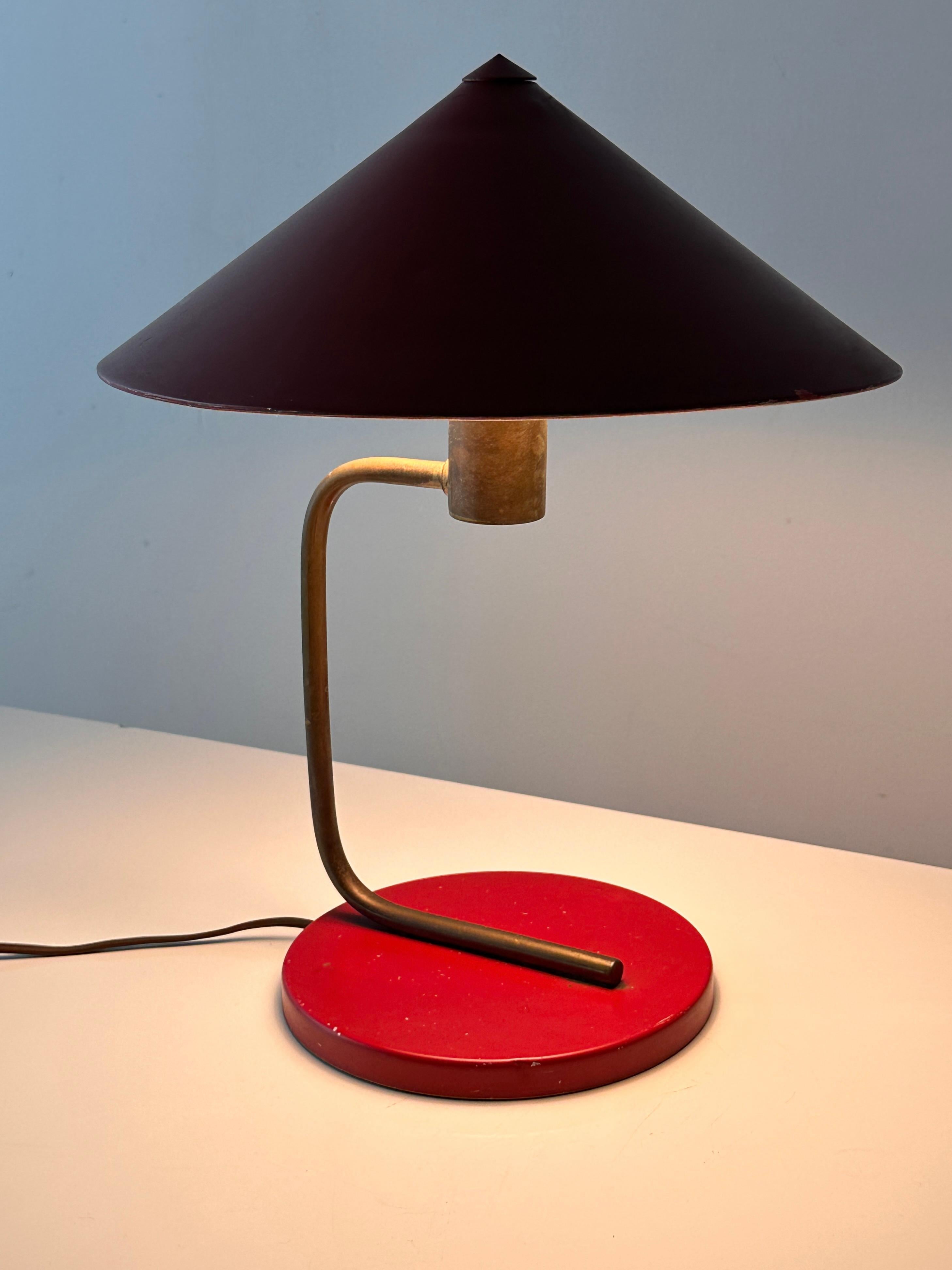 Mid-20th Century Walter Von Nessen Red Enamel and Brass Table Lamp 1930s Art Deco For Sale