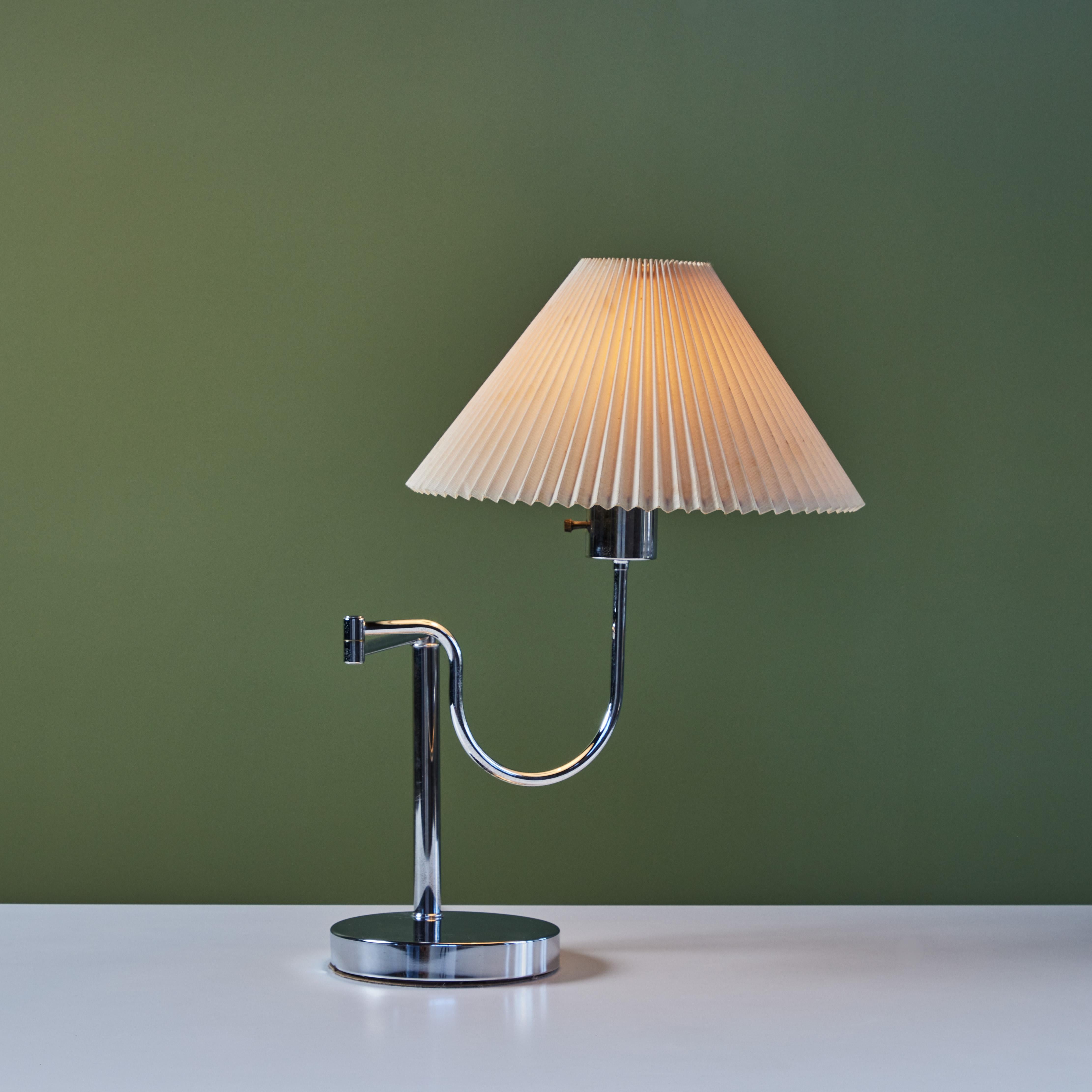 American Walter Von Nessen Style Table Lamp For Sale