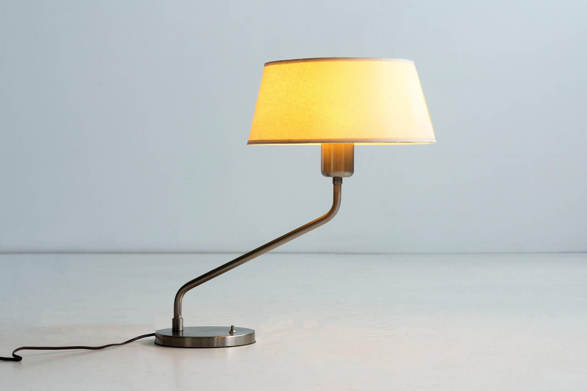 Mid-20th Century Walter Von Nessen Table Lamp For Sale