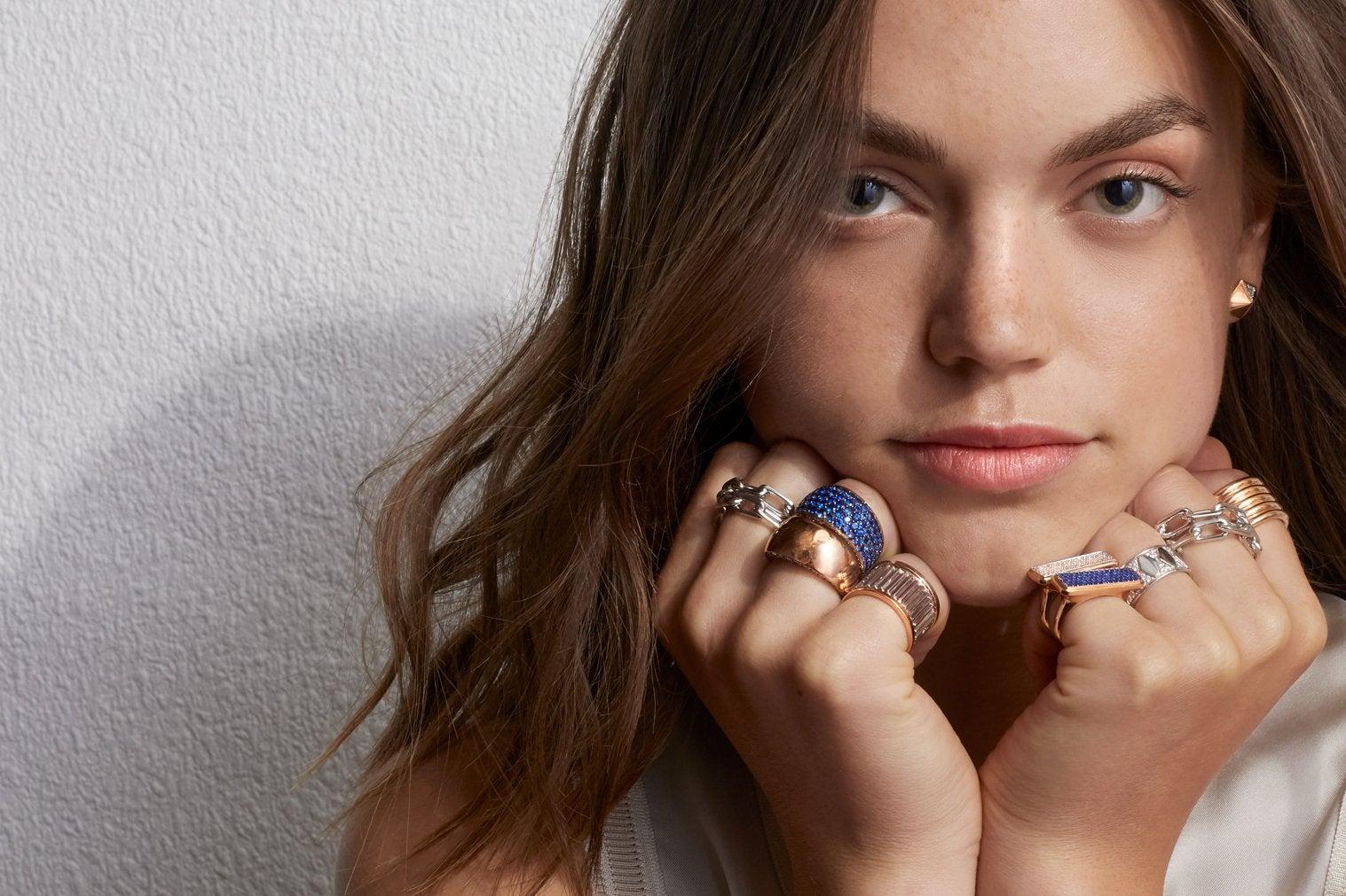 Im Angebot: Walters Faith Bombe-Ring, 18 Karat Roségold, Pavé-blauer Saphir () 3