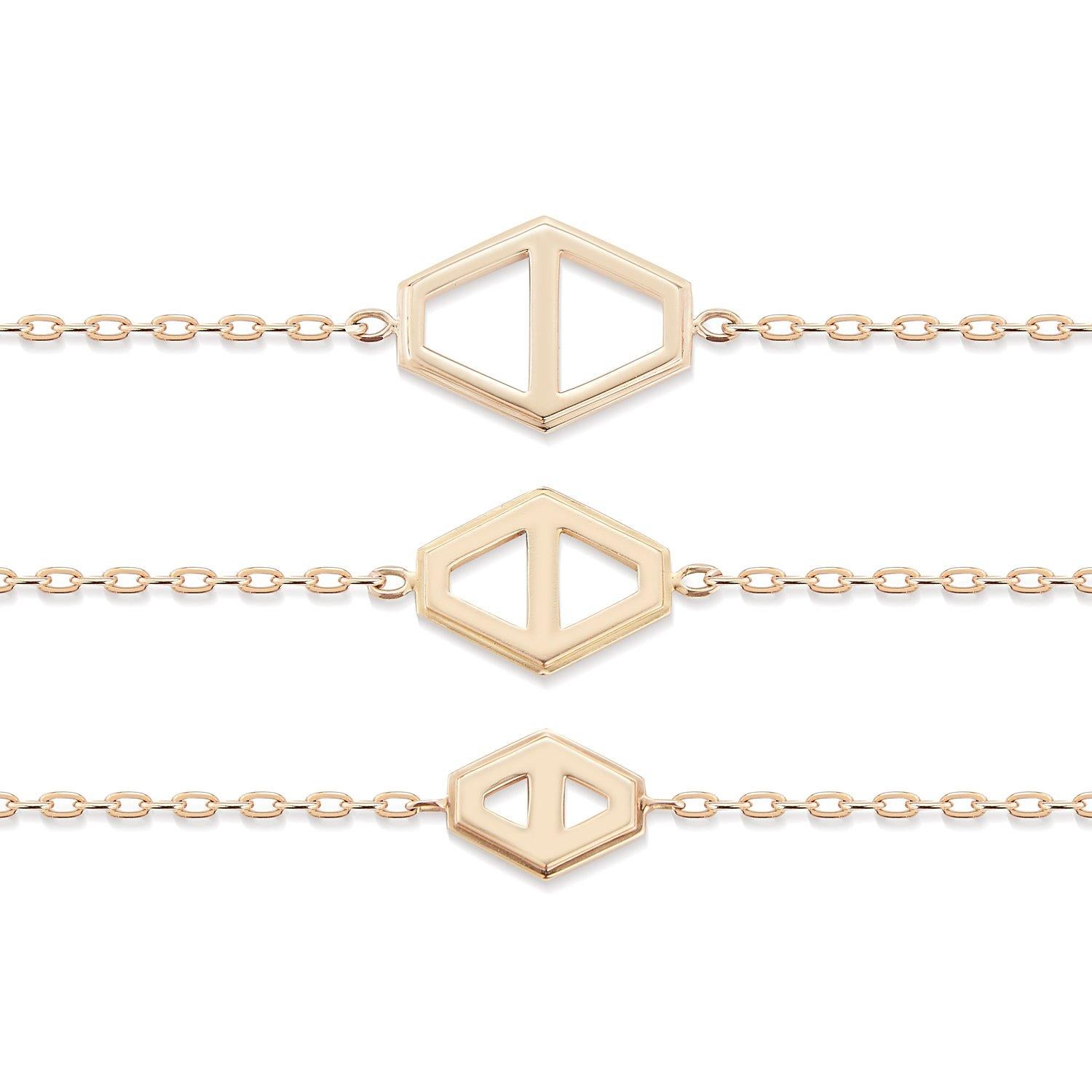 This beautiful rose gold bracelet can be worn from morning to night and is substantial enough to wear on its own or easily stackable with other Walters Faith bracelets. 

18k rose gold
Length is 7”