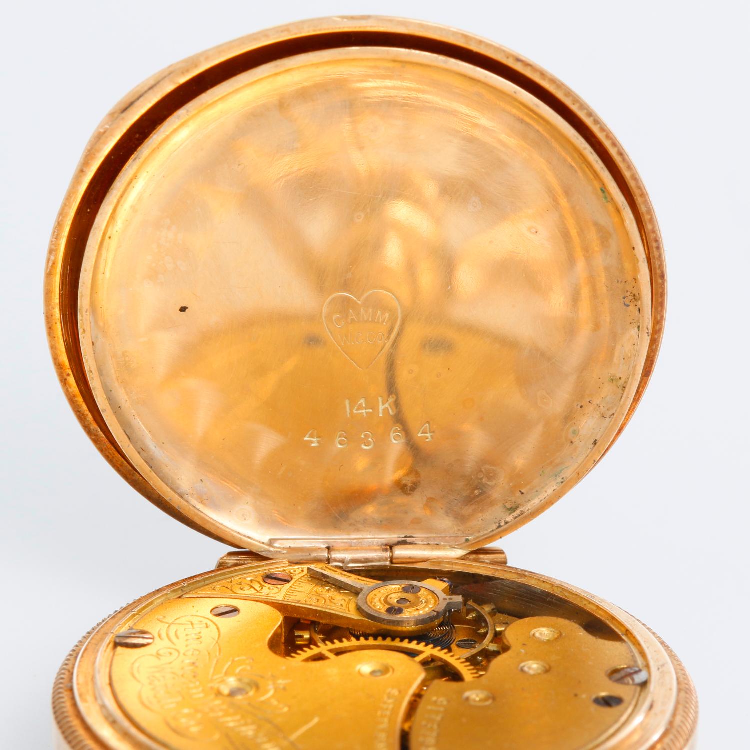 Montre de poche à pendentif Waltham en or tricolore 14 carats pour femme en vente 1