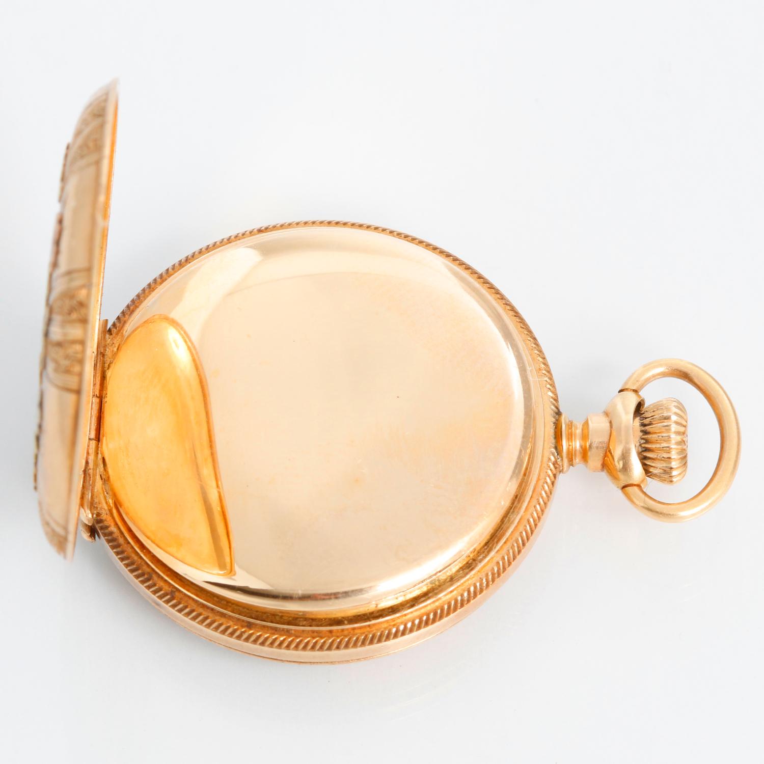 Montre de poche à pendentif Waltham en or tricolore 14 carats pour femme en vente 3