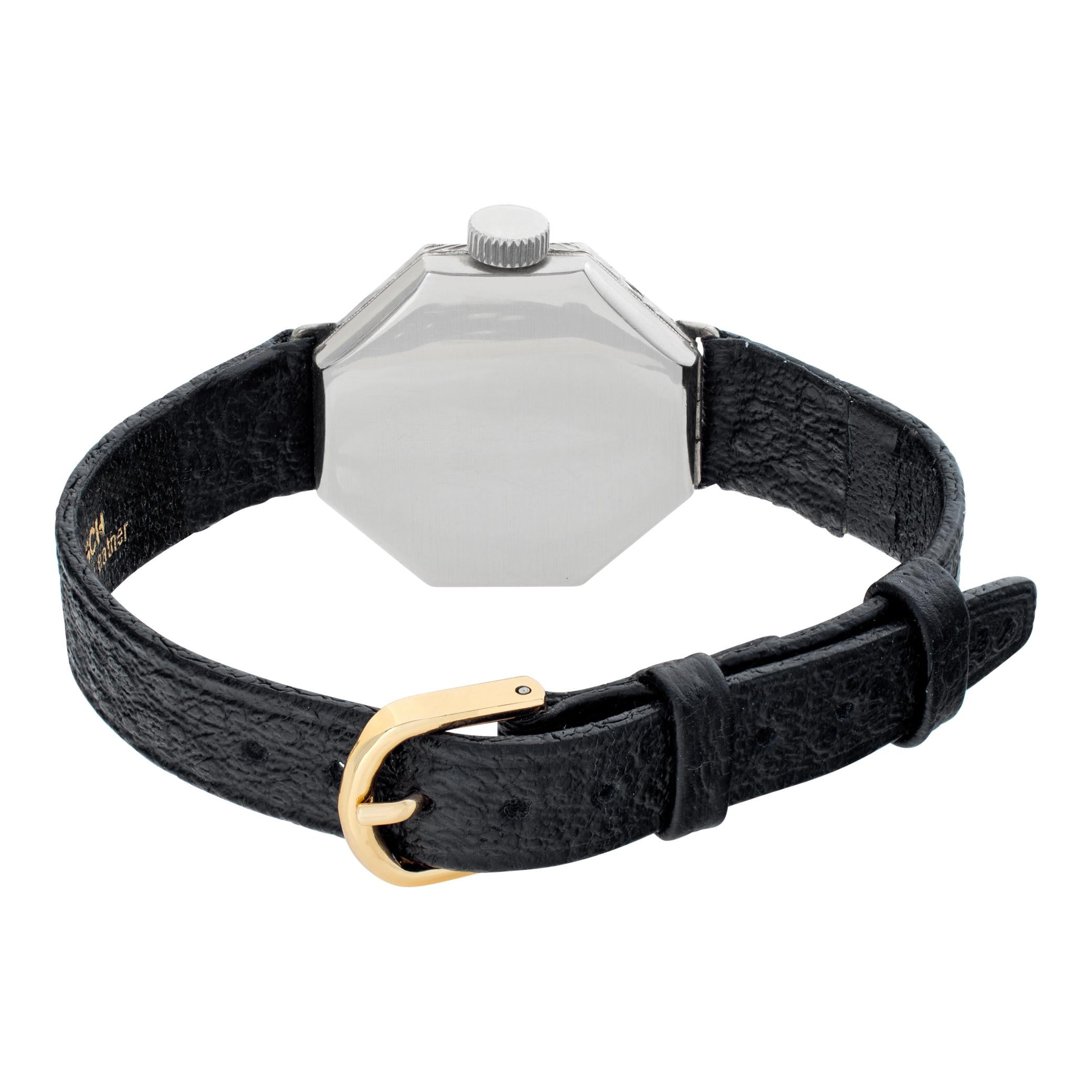 Waltham Montre-bracelet classique manuelle en or blanc 14 carats Unisexe en vente