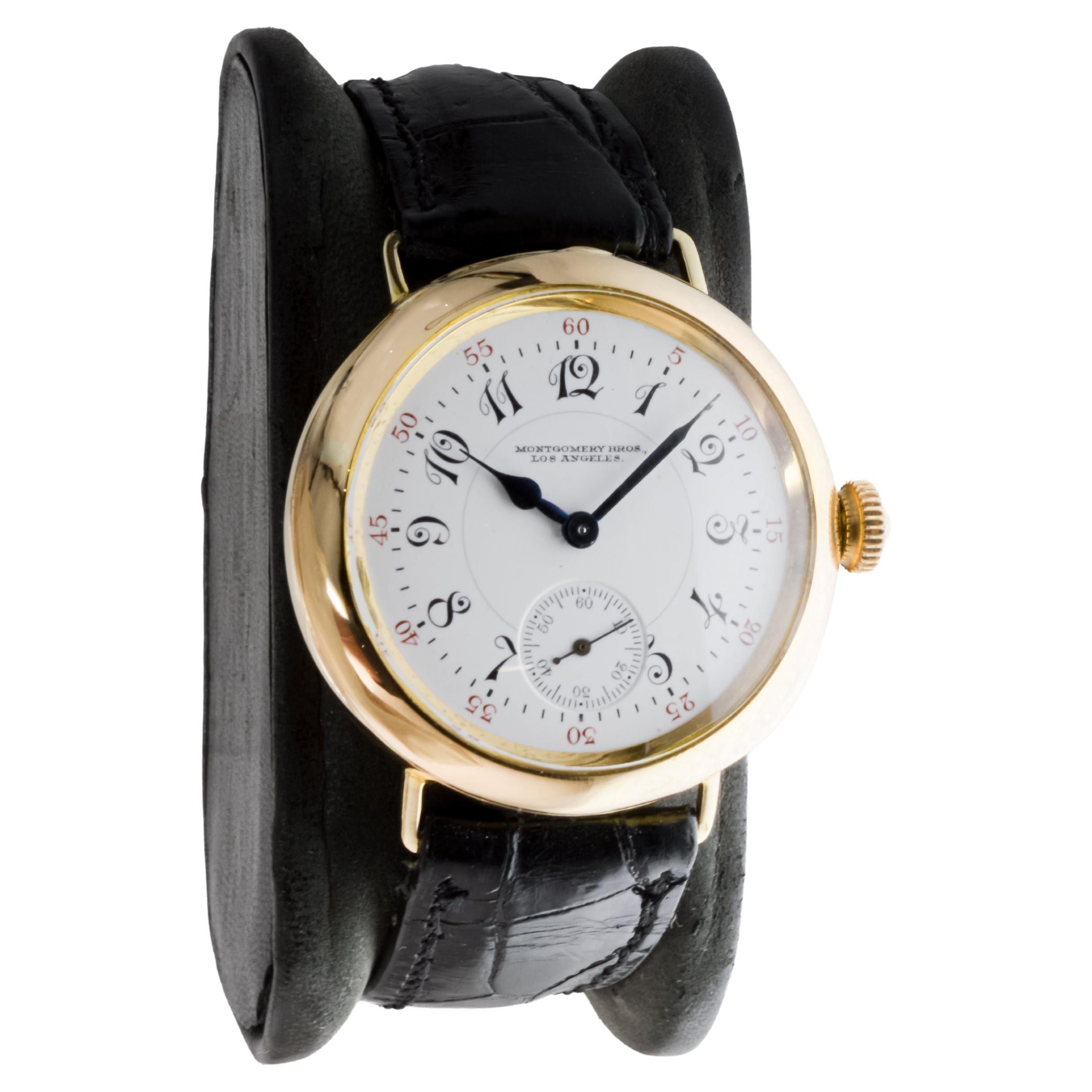 FACTORY / HOUSE: Waltham Watch Company für Montgomery Bros. in Los Angeles / Englisches Gehäuse mit Punzierung von Dennison
STIL / REFERENZ: Pre Deco / Campaigner Stil
METALL / MATERIAL: 18Kt Massivgold
CIRCA / JAHR: 1908
ABMESSUNGEN / GRÖSSE: Länge