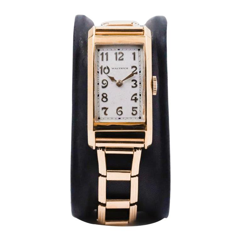 FACTORY / HOUSE: Waltham Watch Company
STYLE / REFERENCE: Rectangle Tank / Art Deco 
METAL / MATERIAL: Yellow Gold Filled
CIRCA / YEAR: 1935
DIMENSIONS / SIZE:  Length 41mm X Width 21mm
MOVEMENT / CALIBER: Manual Winding / 17 Jewels / Caliber