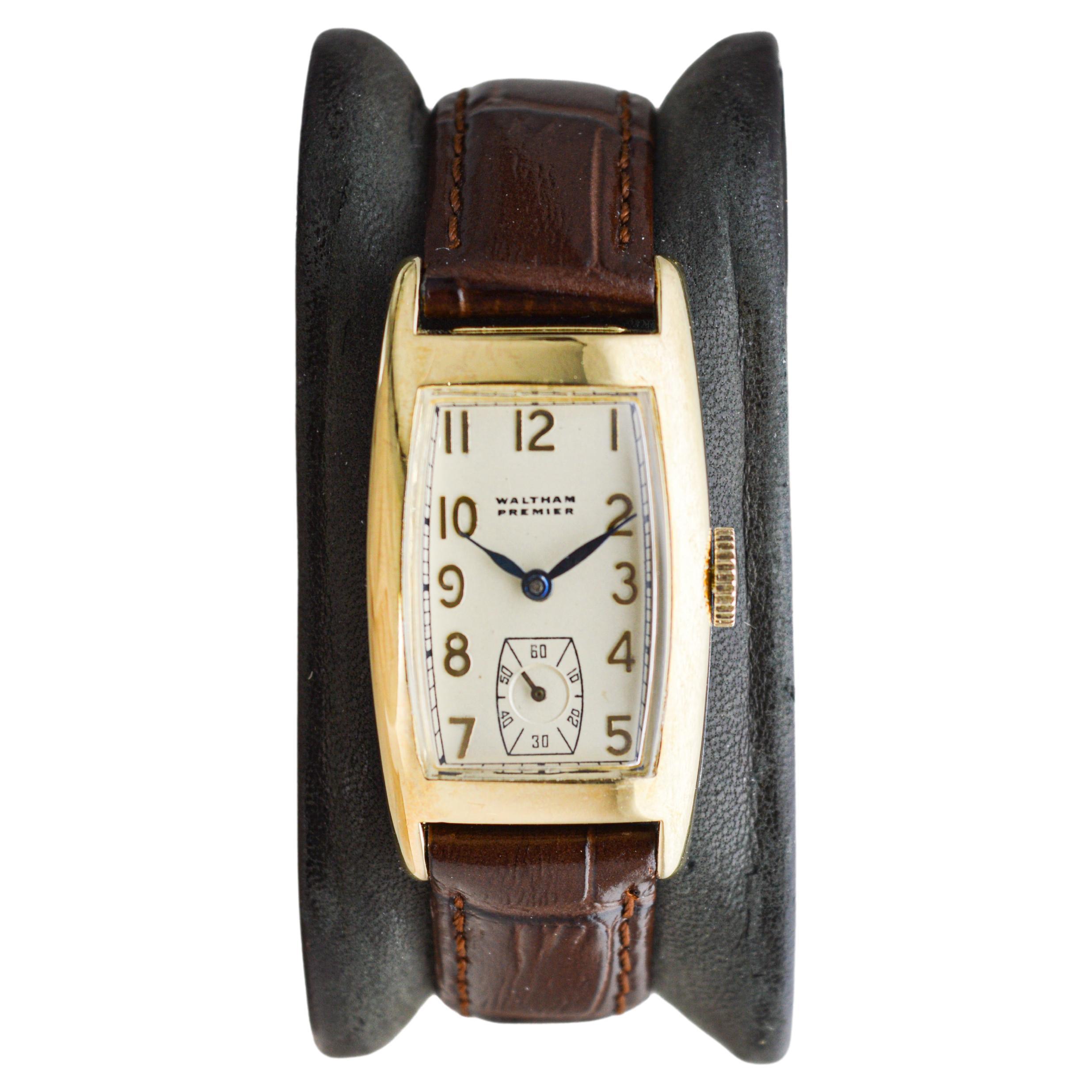 Waltham Goldgefüllte Art-Déco-Uhr in Tonneau-Form mit originalem Zifferblatt  im Angebot