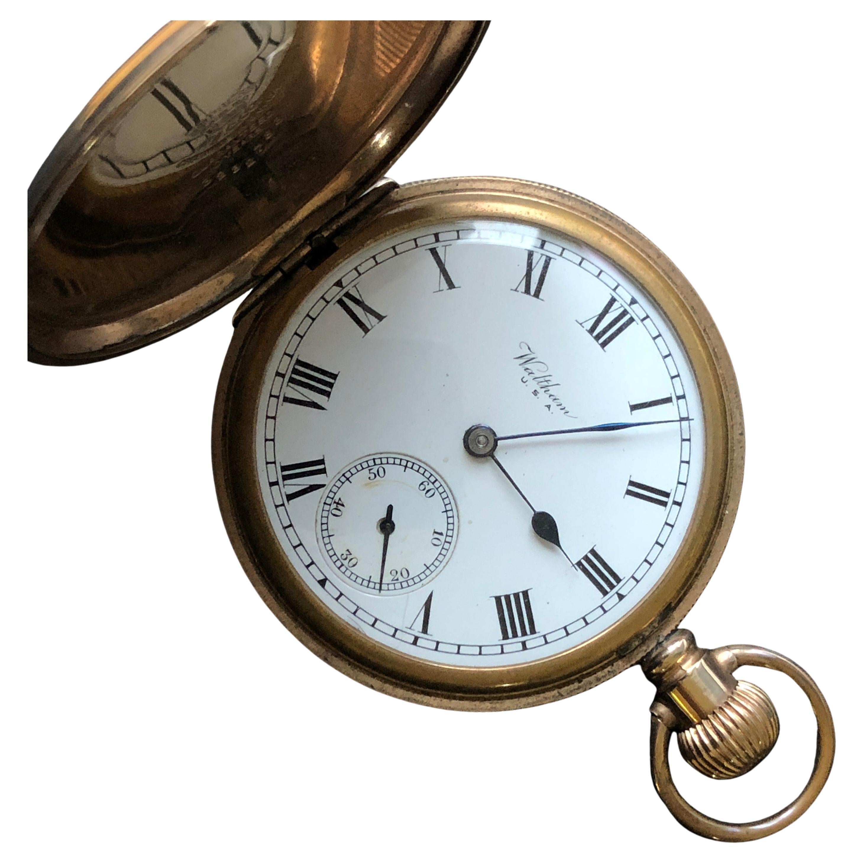Waltham Traveler gold filled Hunter (Sidewinder) pocket watch
Movement serial number 23288353 dates 1919 as estimated Production Year.
Size 16 with 7 jewels movement
The dial is in perfect condition with blue steel Spade Style hands.
Crystal is free