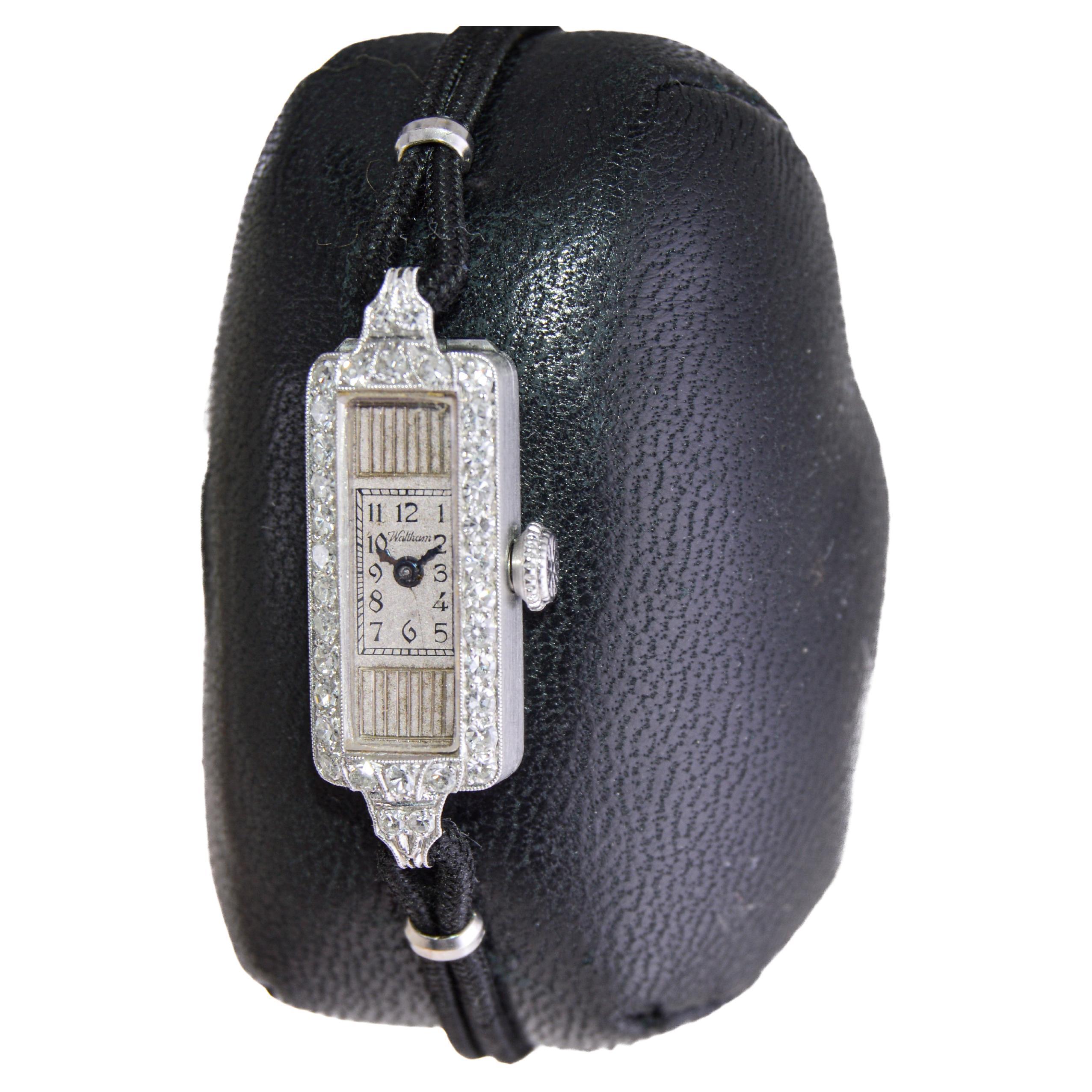 Waltham Platin- und Diamant-Art-déco-Uhr hochwertig 1930er Jahre im Angebot 1