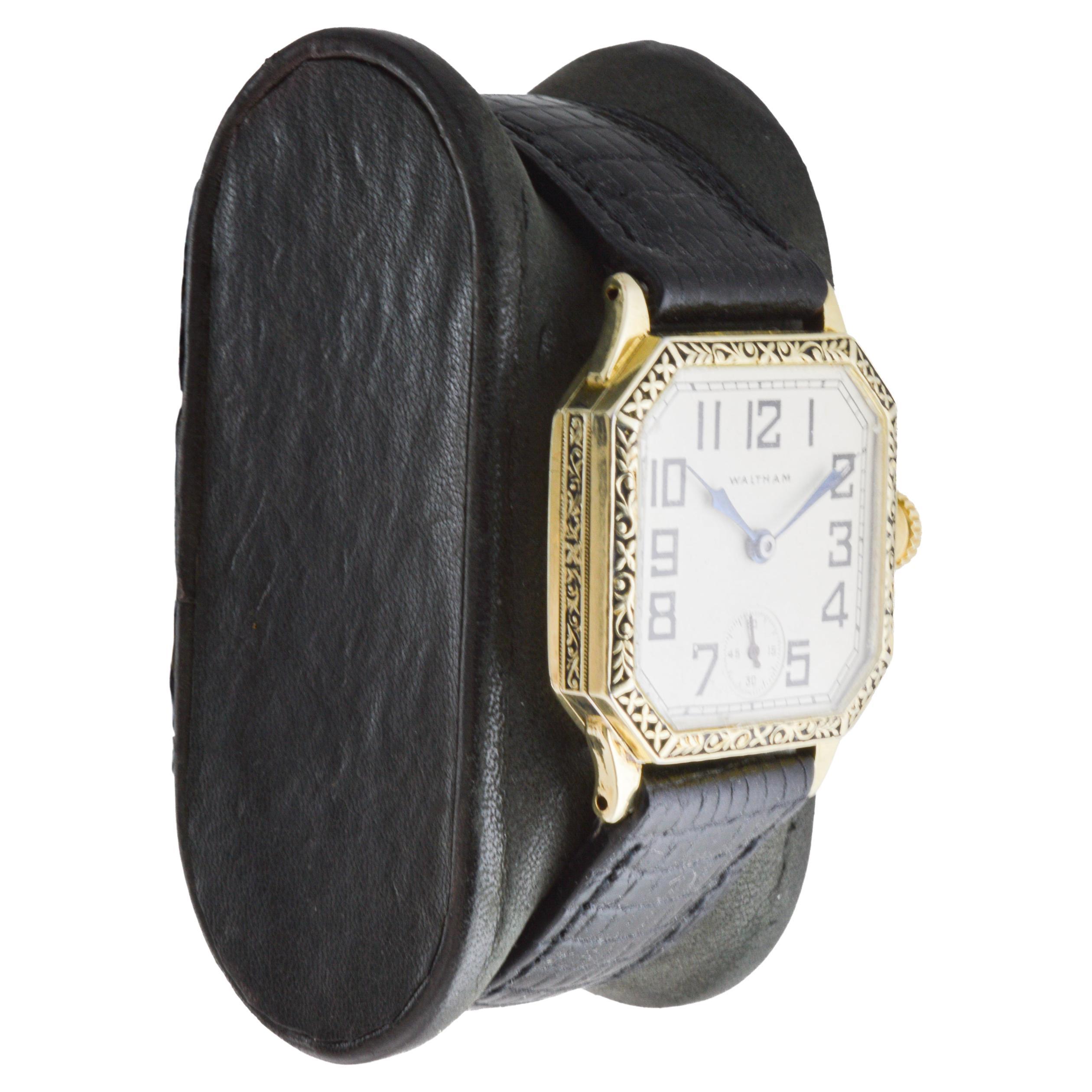 FACTORY / HOUSE: Waltham Watch Company
STYLE / REFERENCE: Art Deco / Square
METAL / MATERIAL: Yellow Gold Filled
CIRCA / YEAR: 1934
DIMENSIONS / SIZE: Length 35mm X Width 28mm
MOVEMENT / CALIBER: Manual Winding / 15 Jewels / Caliber Sapphire
DIAL /