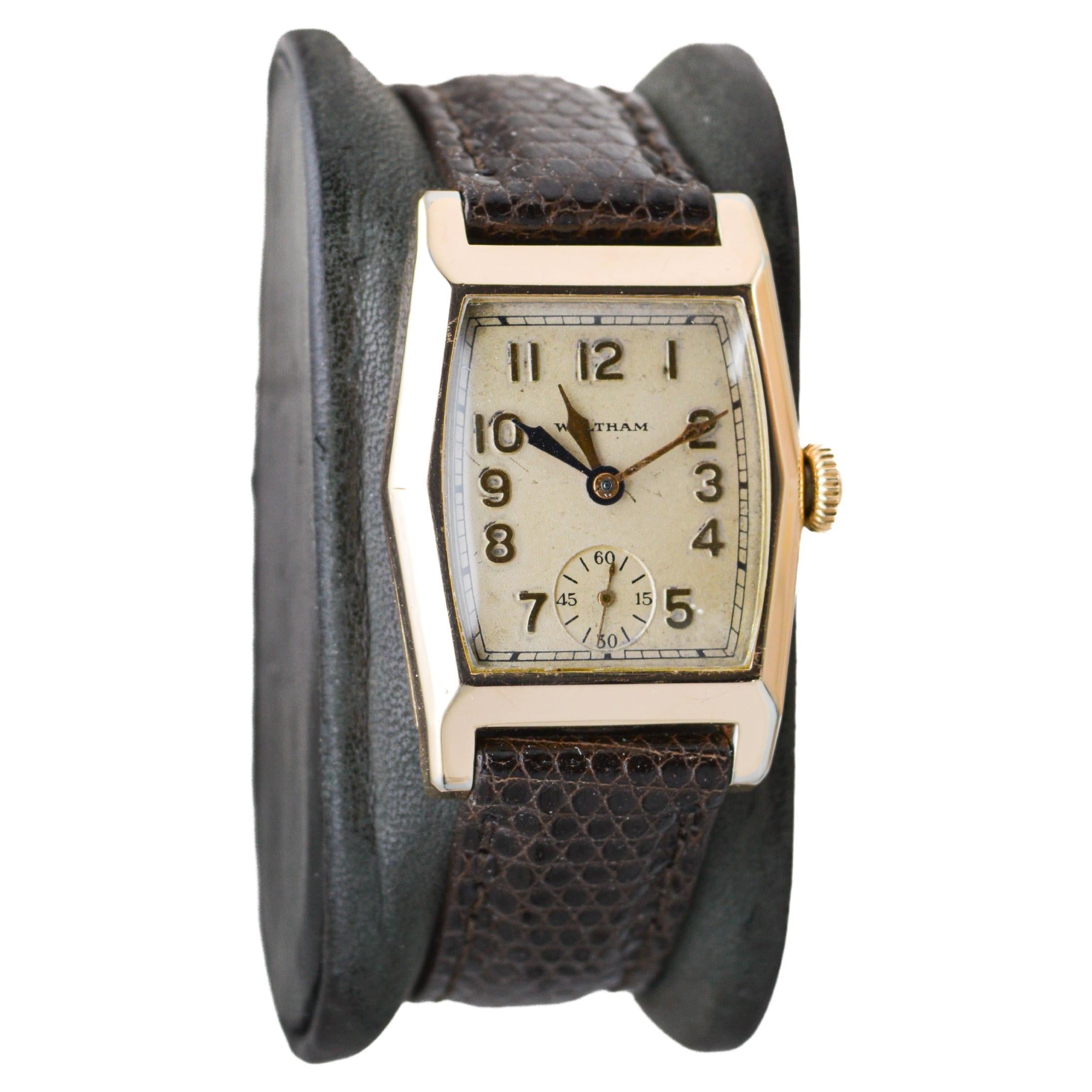 Waltham Yellow Gold Filled Art Deco Dual Time Watch with Original Dial and Strap (Montre à double fuseau horaire avec cadran et bracelet d'origine) 1