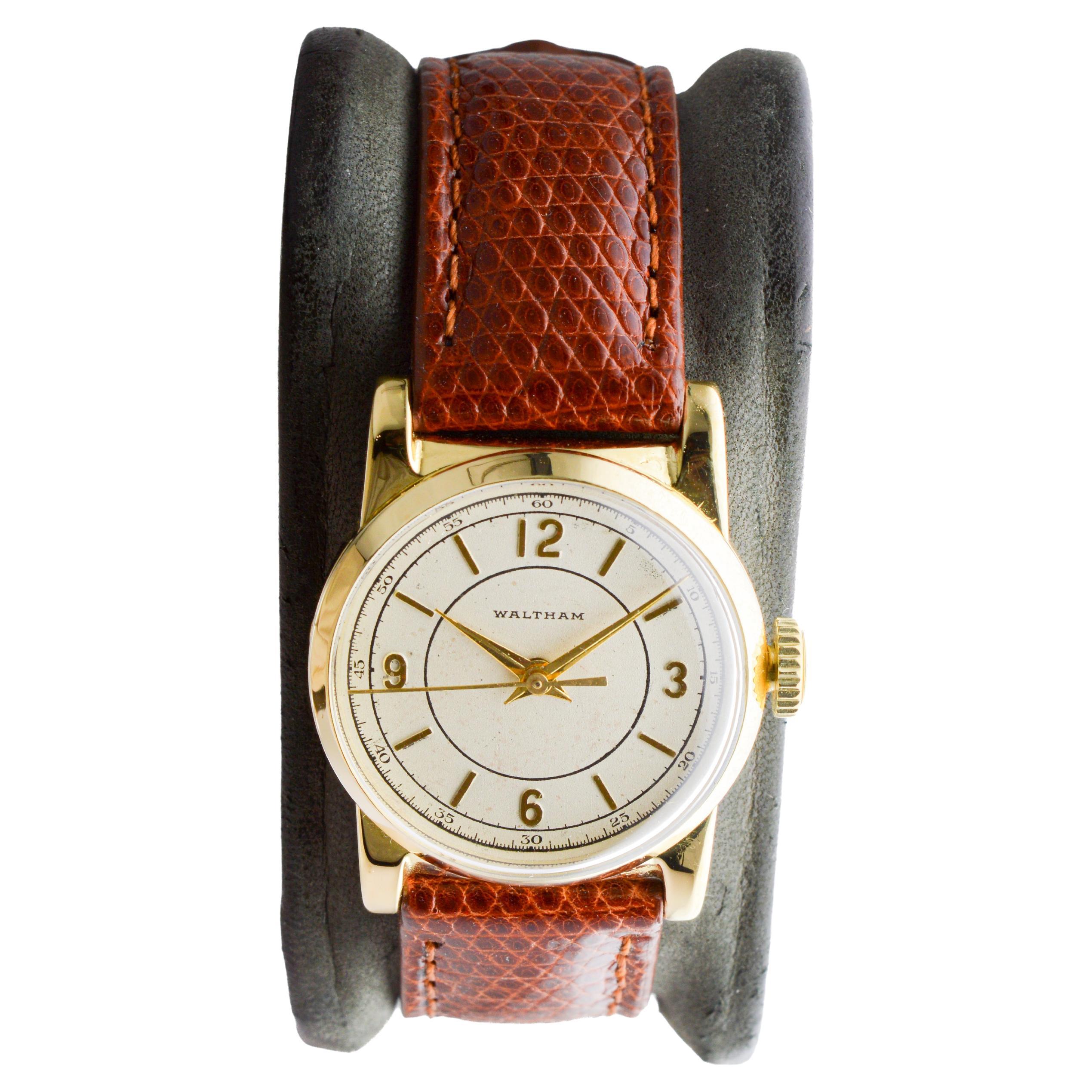 Women's or Men's Waltham Yellow Gold Filled Art Deco Sweep Seconds Watch circa 1934 For Sale