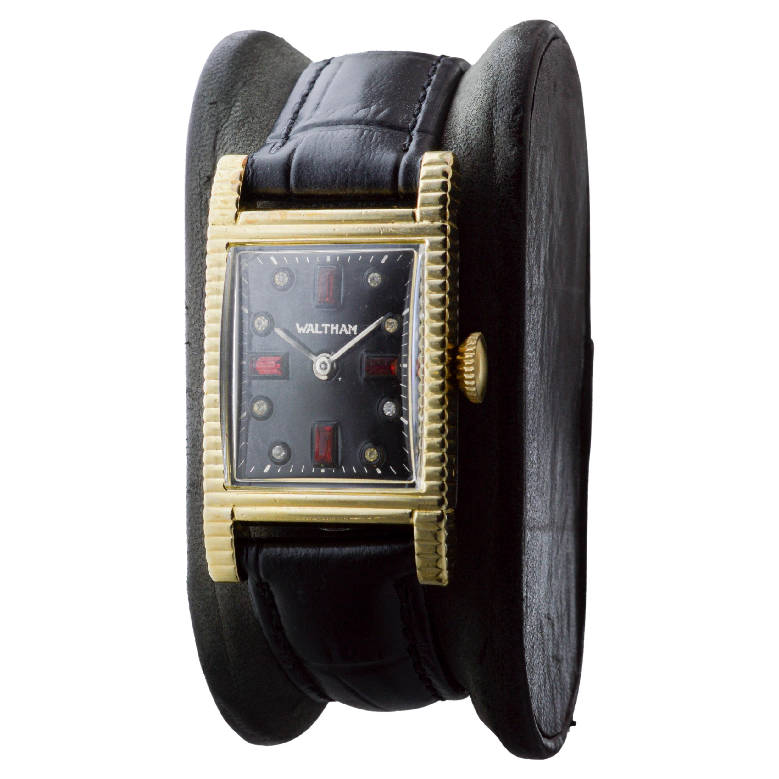 Reloj Waltham Estilo Tanque Art Decó Lleno de Oro Amarillo Años 40 en venta 3