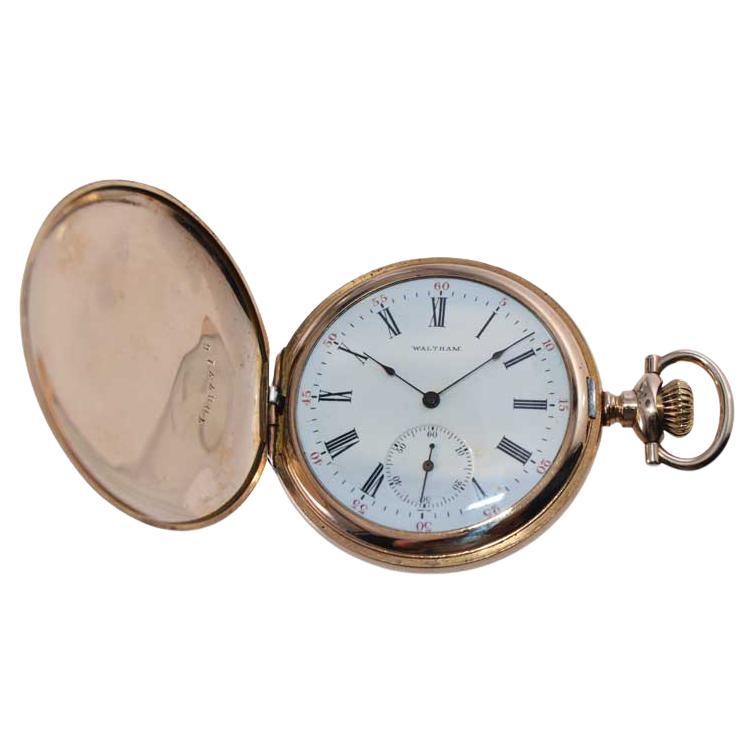 FACTORY / HOUSE: Waltham Watch Company
STYLE / REFERENCE: Hunters Case
METAL / MATERIAL: 14Kt, Yellow Gold Filled
CIRCA / YEAR: 1901
DIMENSIONS / SIZE: Diameter 46mm
MOVEMENT / CALIBER: Manual Winding / 7 Jewels / 12 Size
DIAL / HANDS: Original Kiln