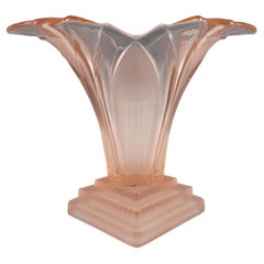 Walther & Söhne 1930's Art Deco Rosa Glas 'Greta' Vase