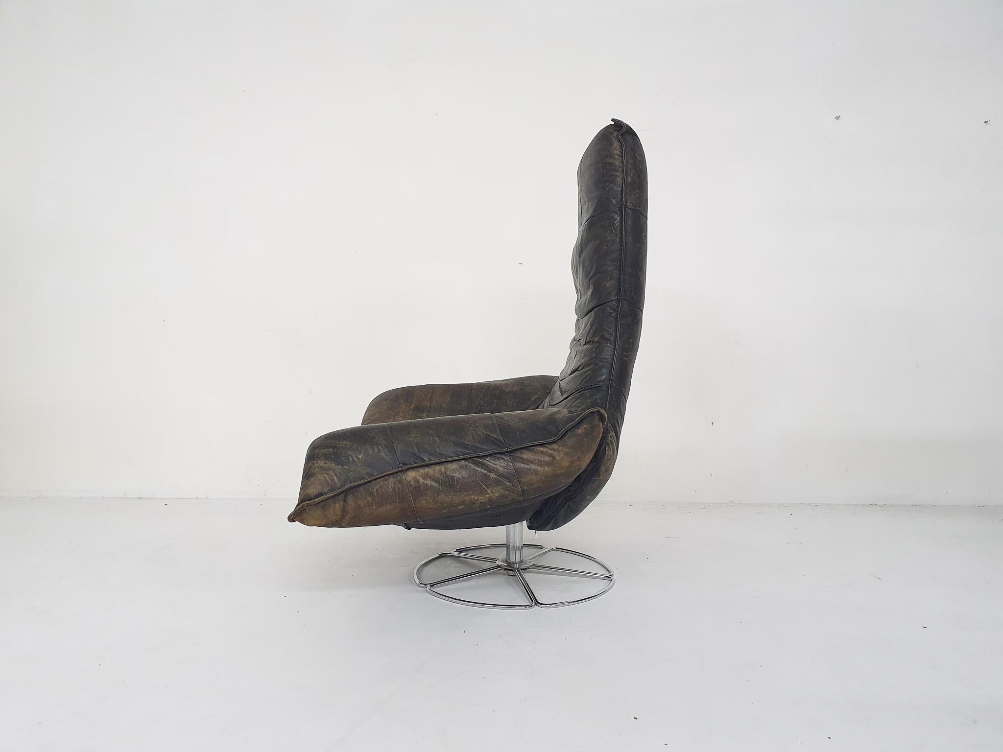 Dutch Wammes lounge chair by Gerard van den Berg for Montis, The Netherlands  For Sale