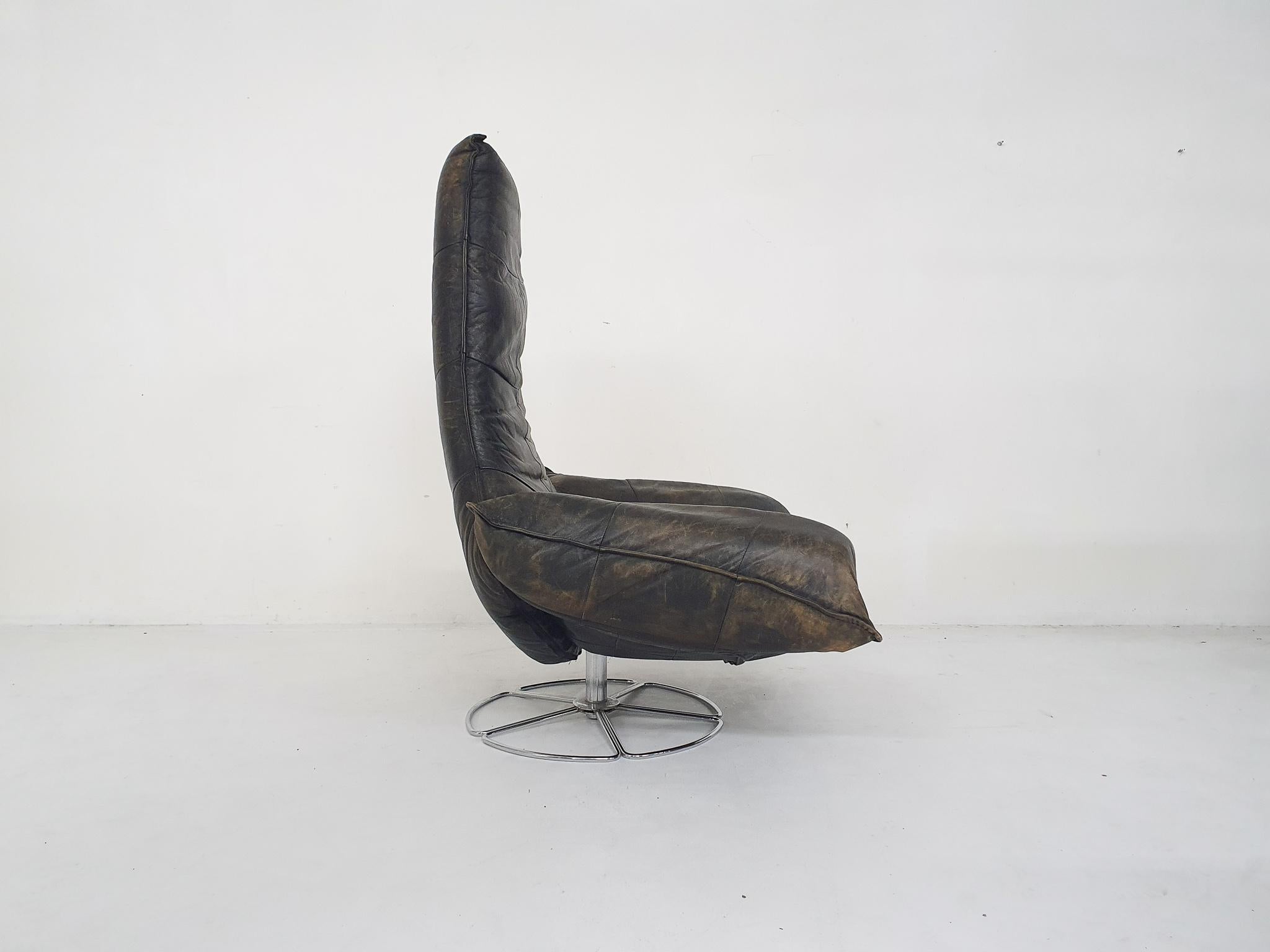 Leather Wammes lounge chair by Gerard van den Berg for Montis, The Netherlands  For Sale