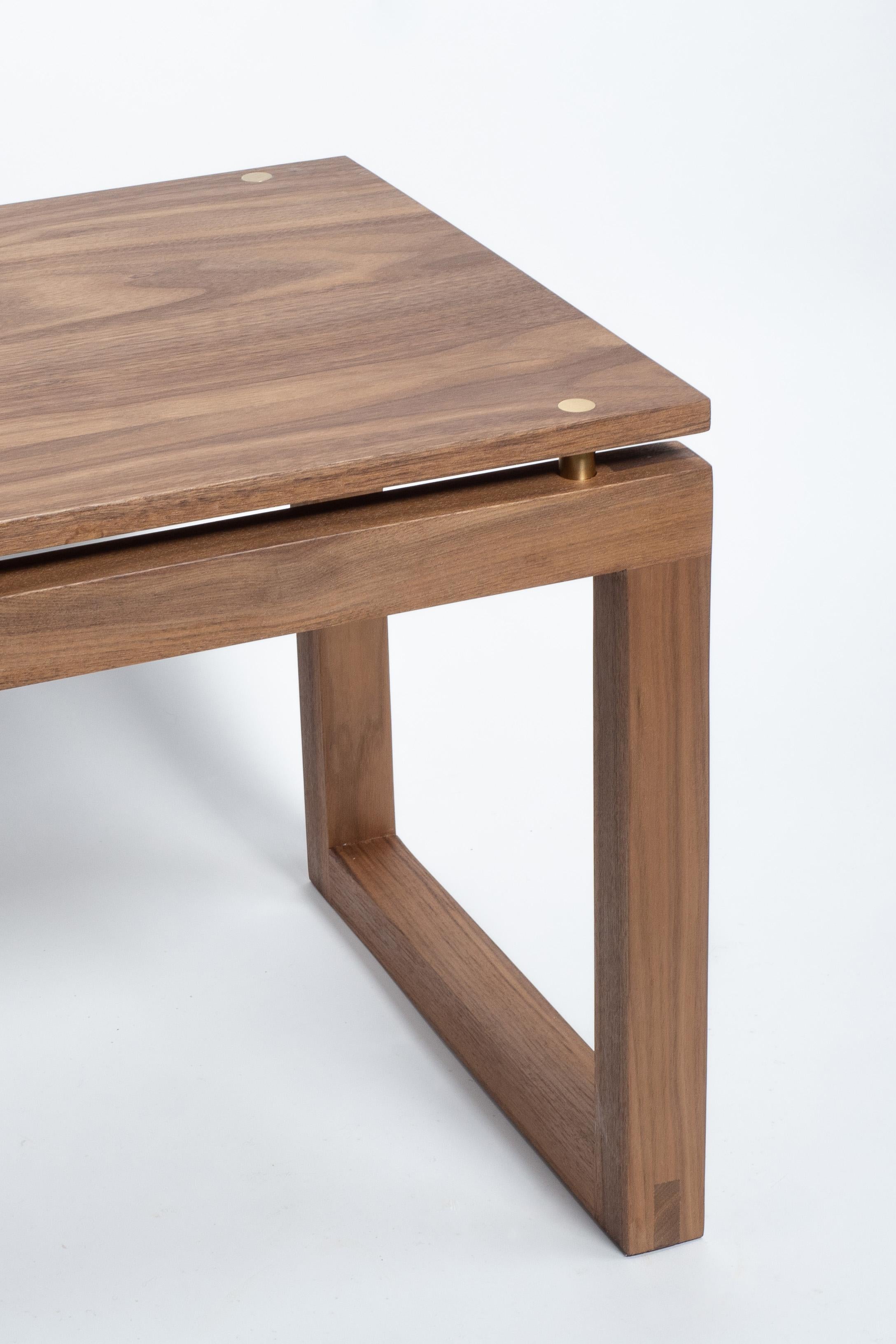 Table basse Wanaka en noyer massif - Inspiré par Studio A Neuf - En vente à København S, DK