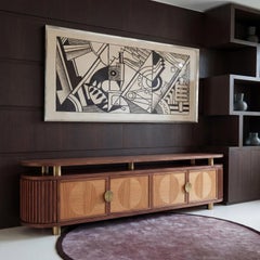 Wanda II - Élégante crédence en noyer avec détails en laiton et portes en marqueterie