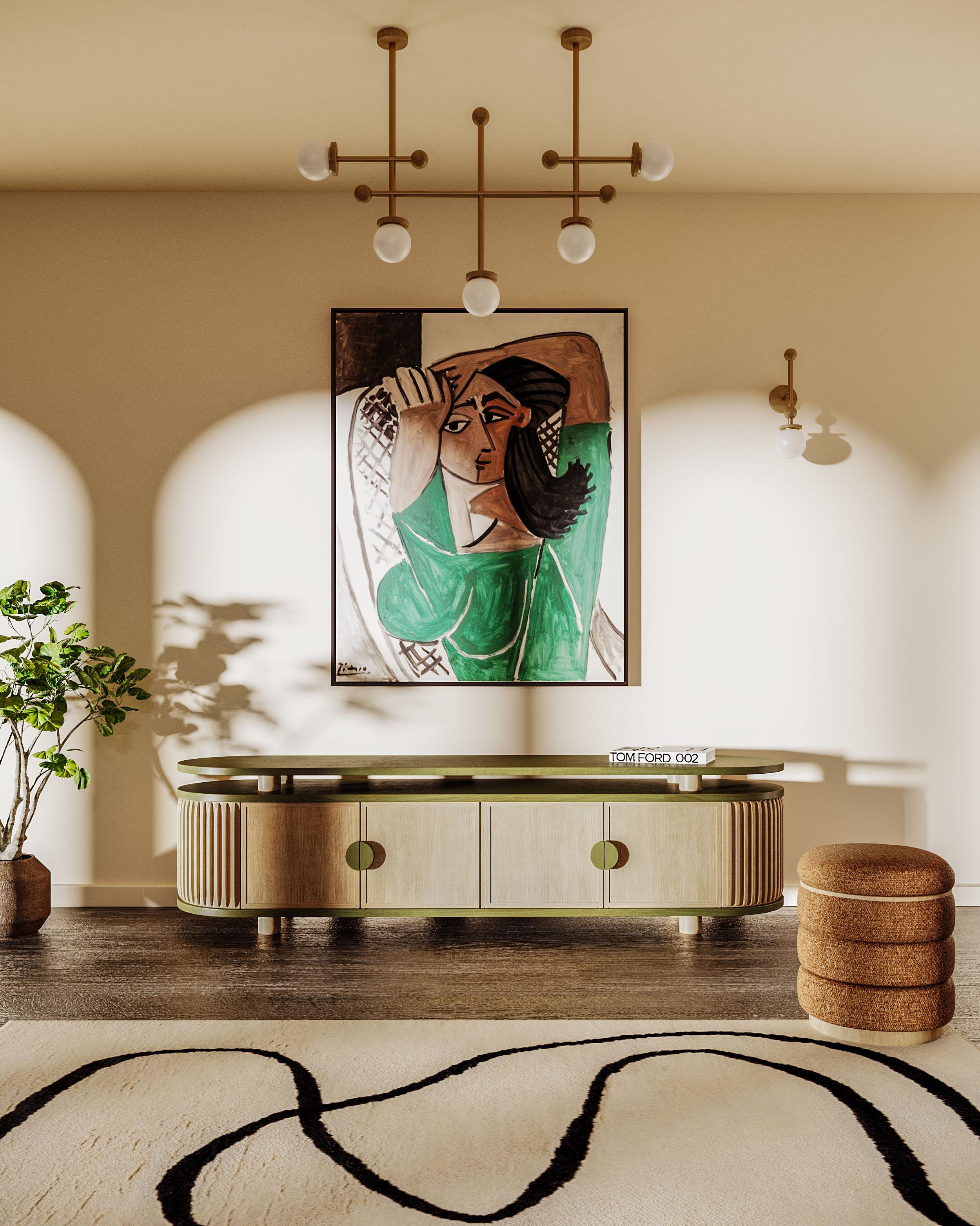 Ottone Wanda II - Eleganza della credenza in noce con dettagli in ottone e ante intarsiate in vendita