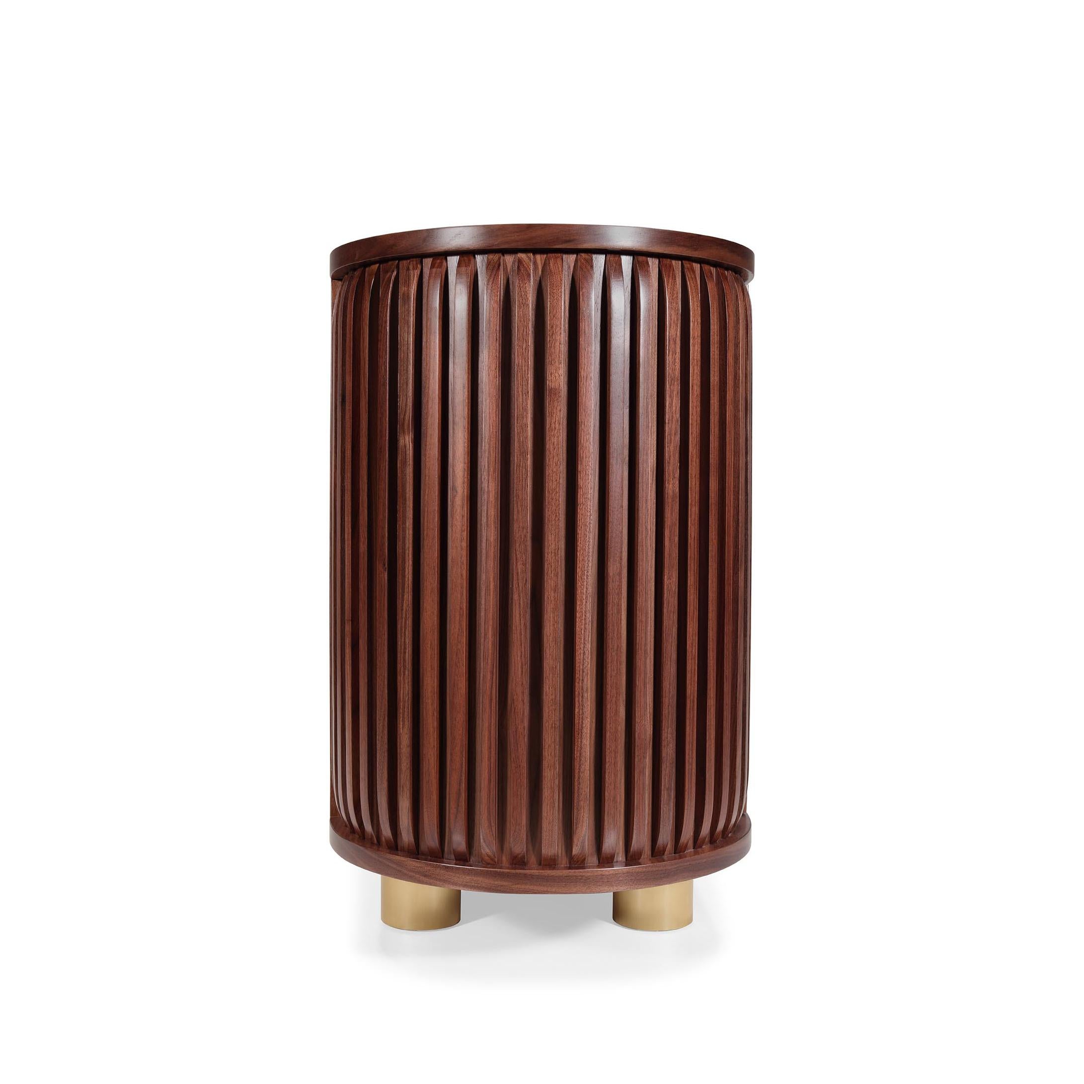 Wanda Sideboard: Elegance in Curved Walnut and Brass Accents For Sale 4