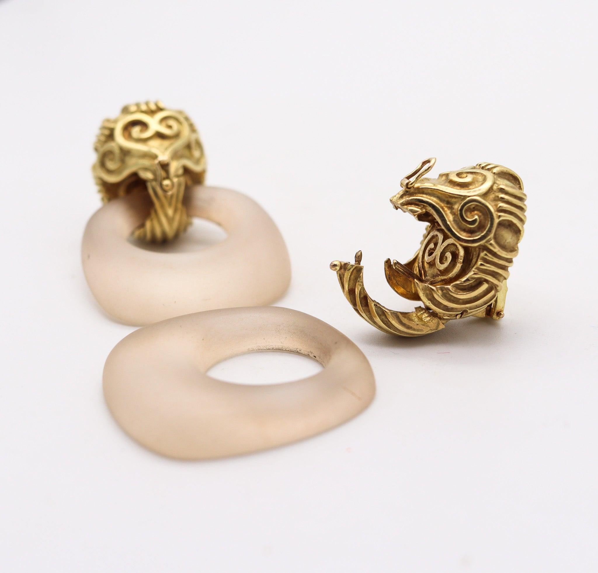 Boucles d'oreilles pour heurtoir conçues par Wander-France.

Il s'agit d'une magnifique et audacieuse paire de boucles d'oreilles 