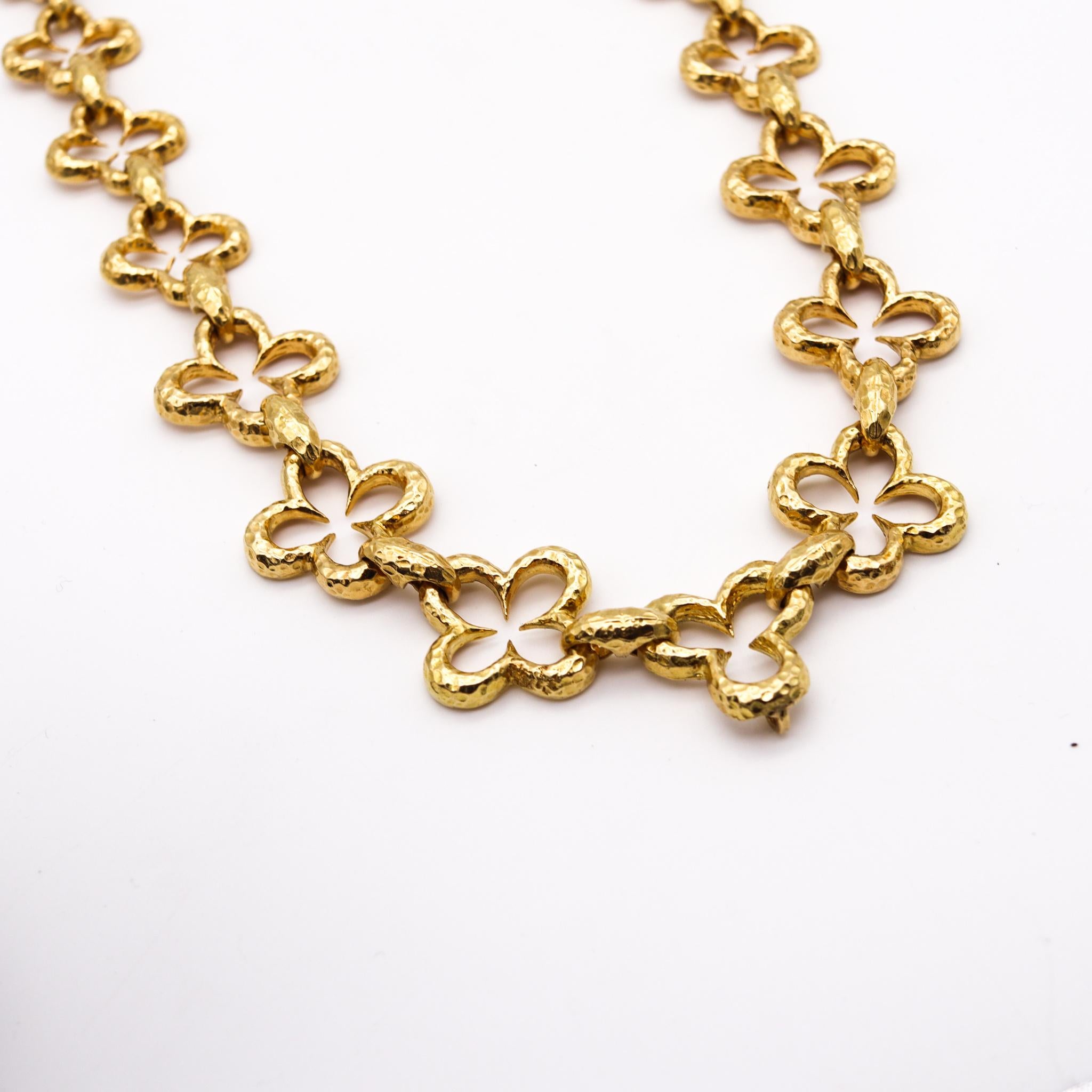 Graduated alhambra convertible necklace designed by Wander France.

Fabulous graduated necklace, created by the jewelry designer of Wander France during the mid century period, back in the late 1960. This convertible necklace has been build it up