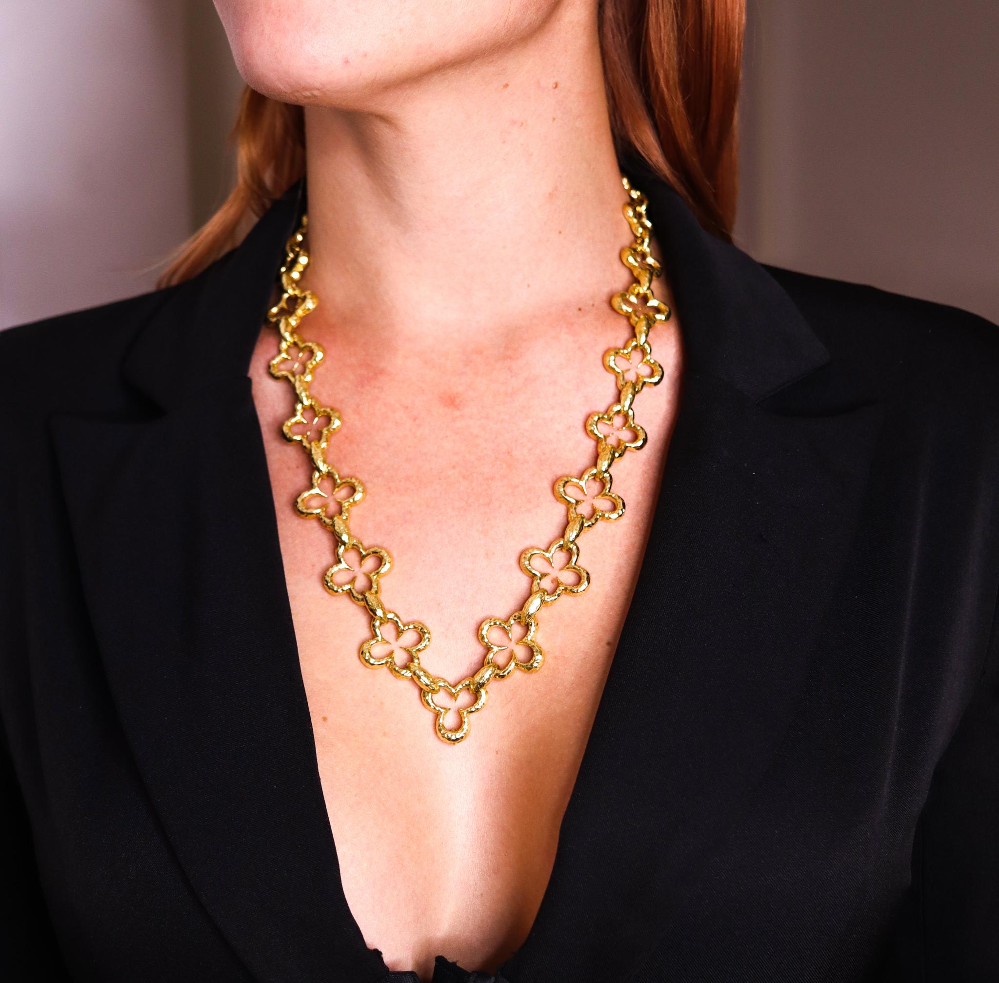 Modernist Wander France 1960 Mid Century Graduated Alhambra Necklace In 18Kt Yellow Gold