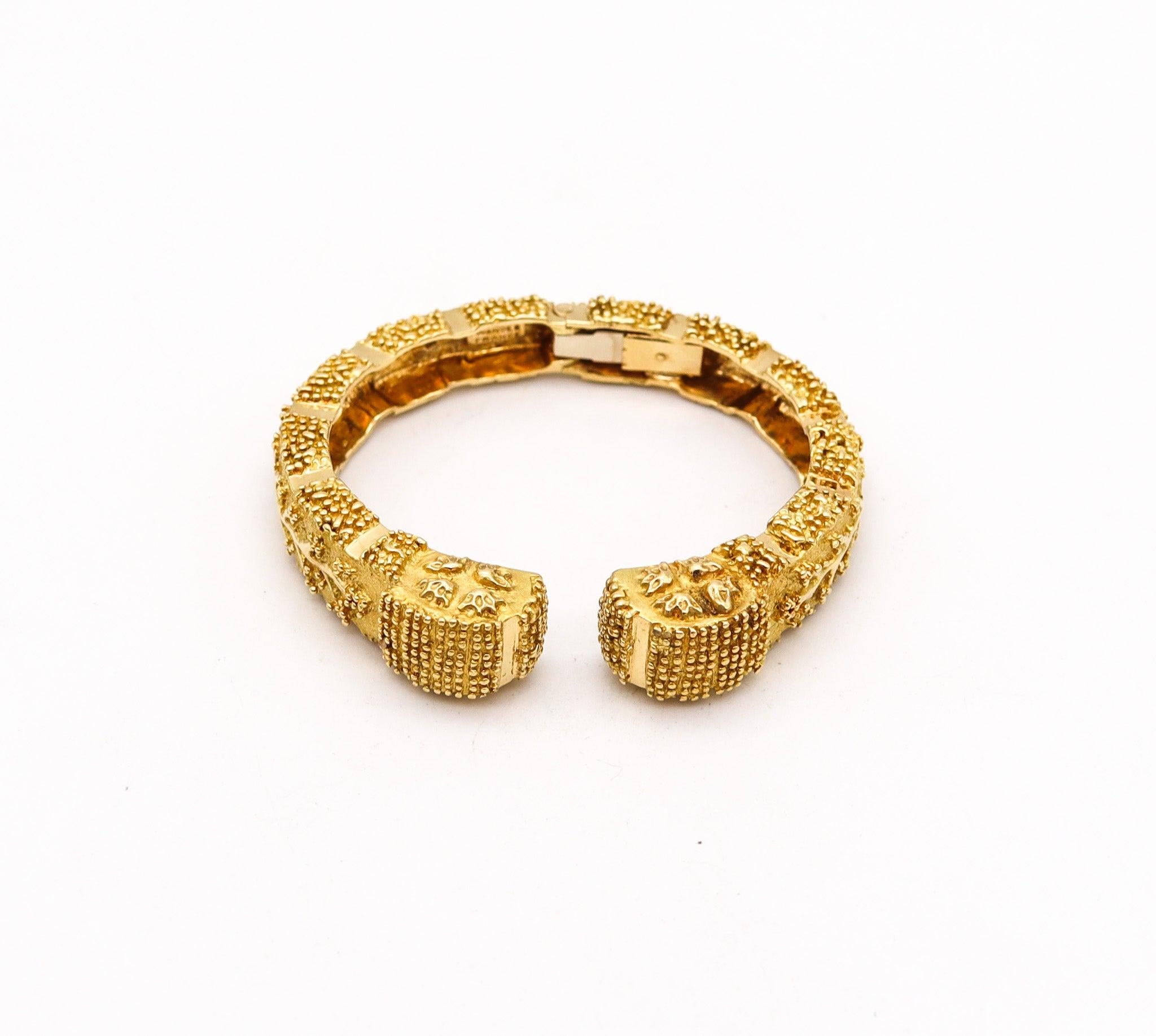 Women's or Men's WANDER FRANCE 1960 Modernist Cuff Bracelet In Solid 18Kt Yellow Gold For Sale