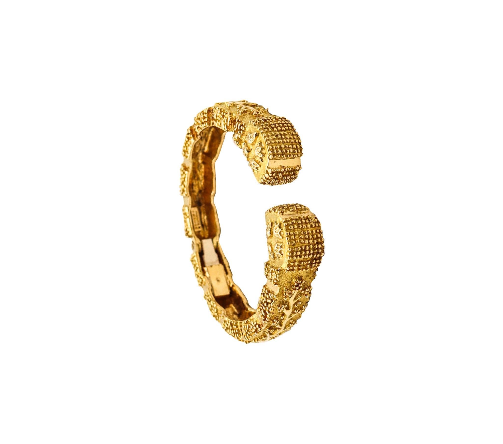 WANDER FRANCE 1960 Modernist Cuff Bracelet In Solid 18Kt Yellow Gold For Sale 4