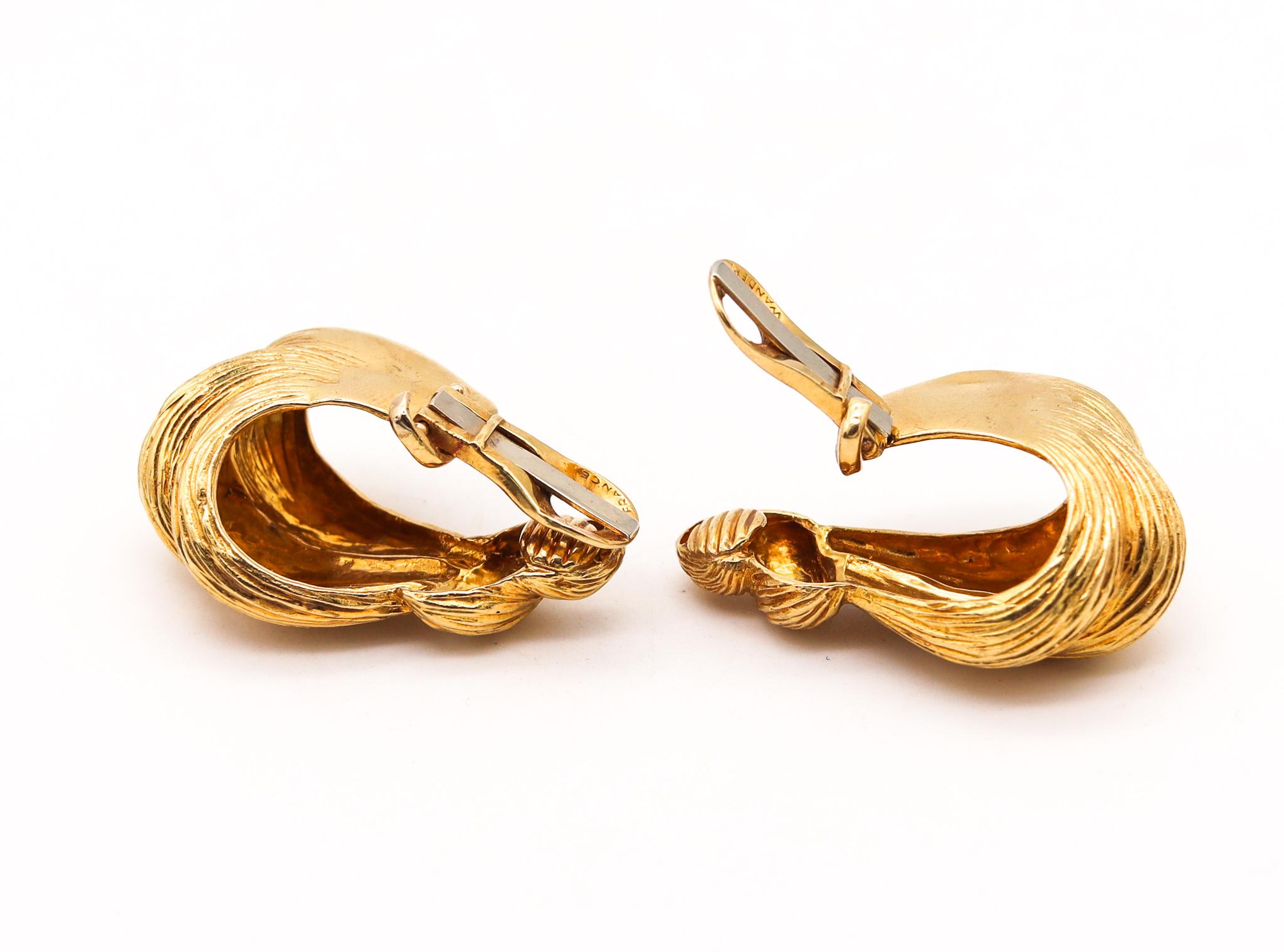 Women's Wander France 1960 Modernist Wrapped Knots Clips Earrings Solid 18Kt Yellow Gold For Sale