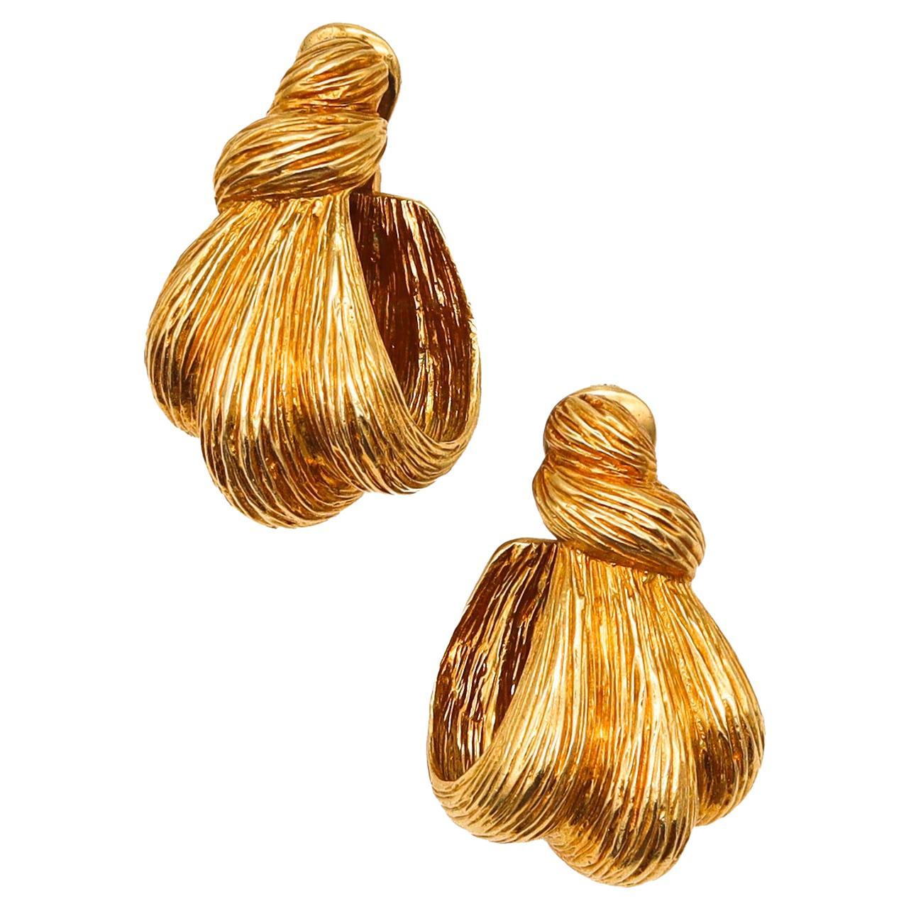 Wander France 1960 Modernist Wrapped Knots Clips Earrings Solid 18Kt Yellow Gold For Sale