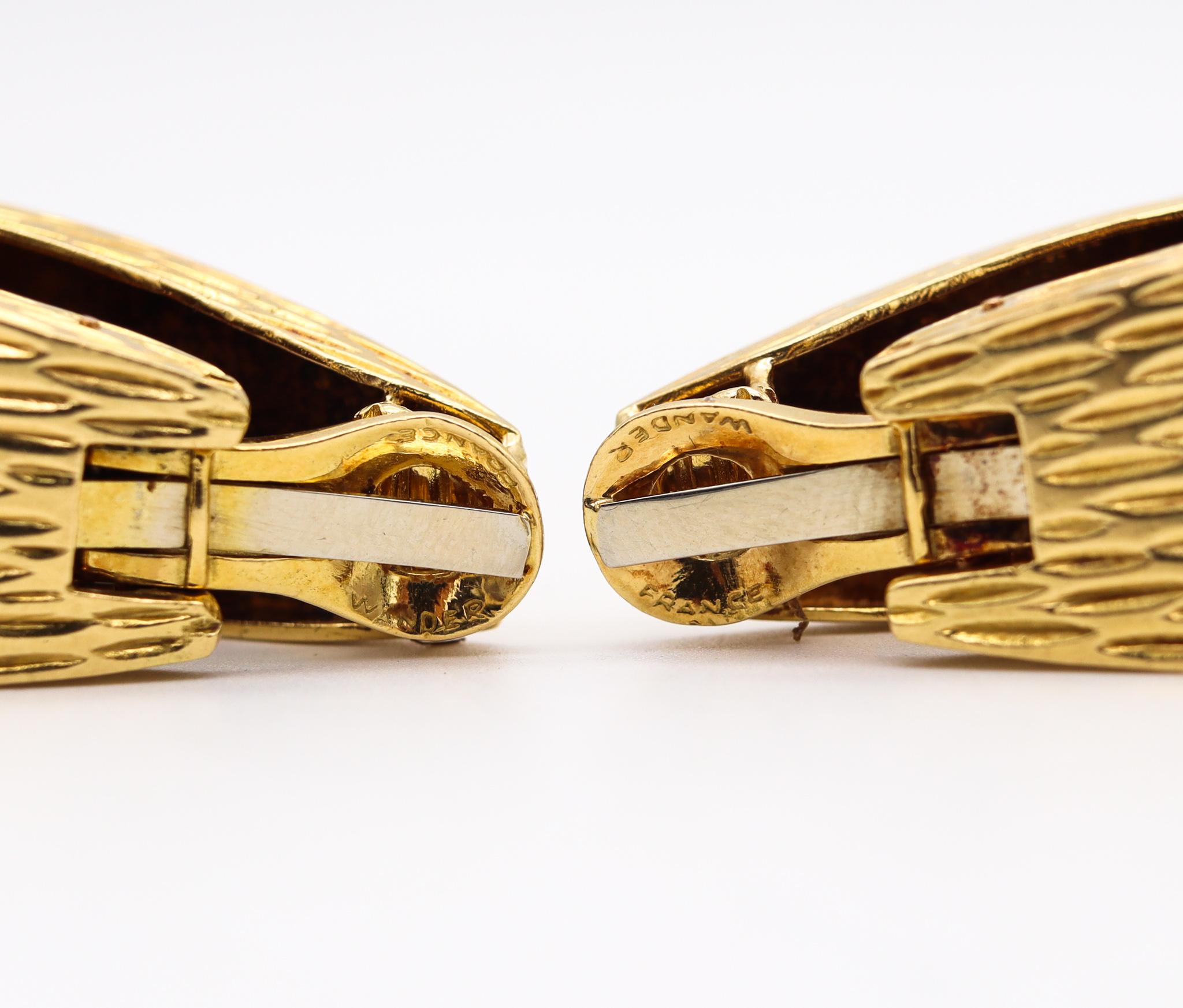 Wander France 1960 Texturierte rechteckige Clips an Ohrringen aus 18 Karat Gelbgold Damen im Angebot