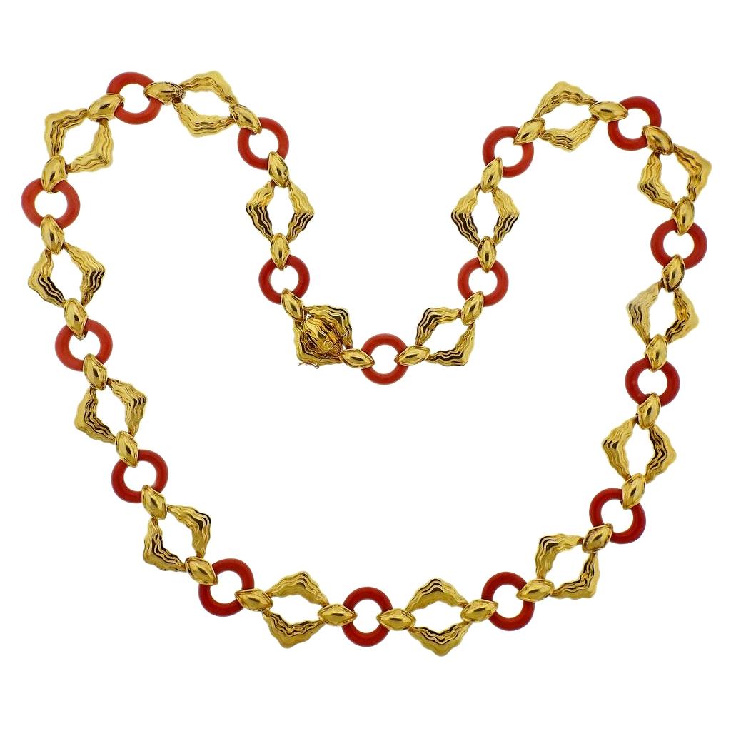 Wander France 1970s Coral Gold Link Necklace For Sale