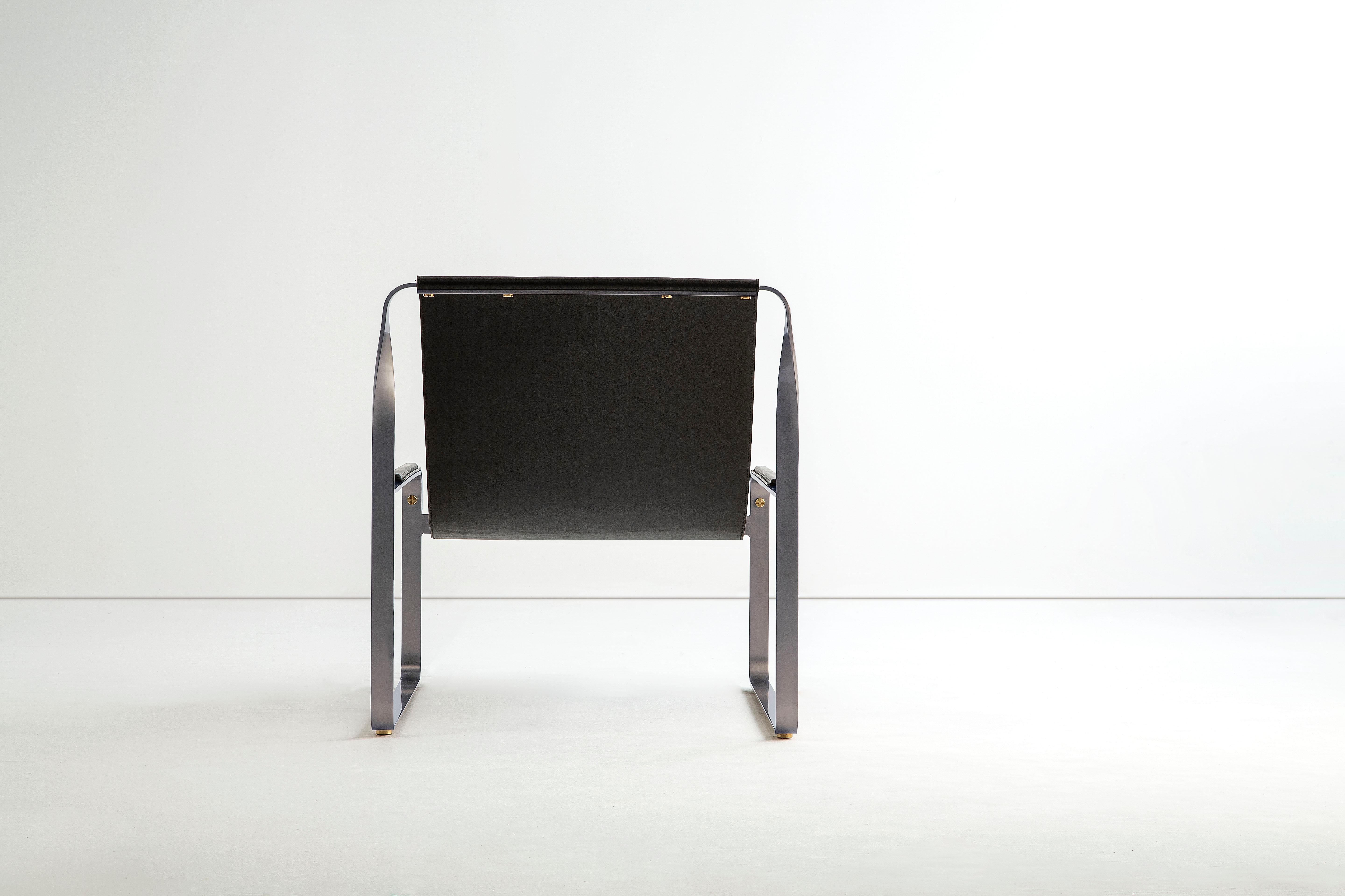 Artisan Contemporary Chaise Lounge Alt-Silberner Stahl & Schwarzes Leder (Spanisch) im Angebot
