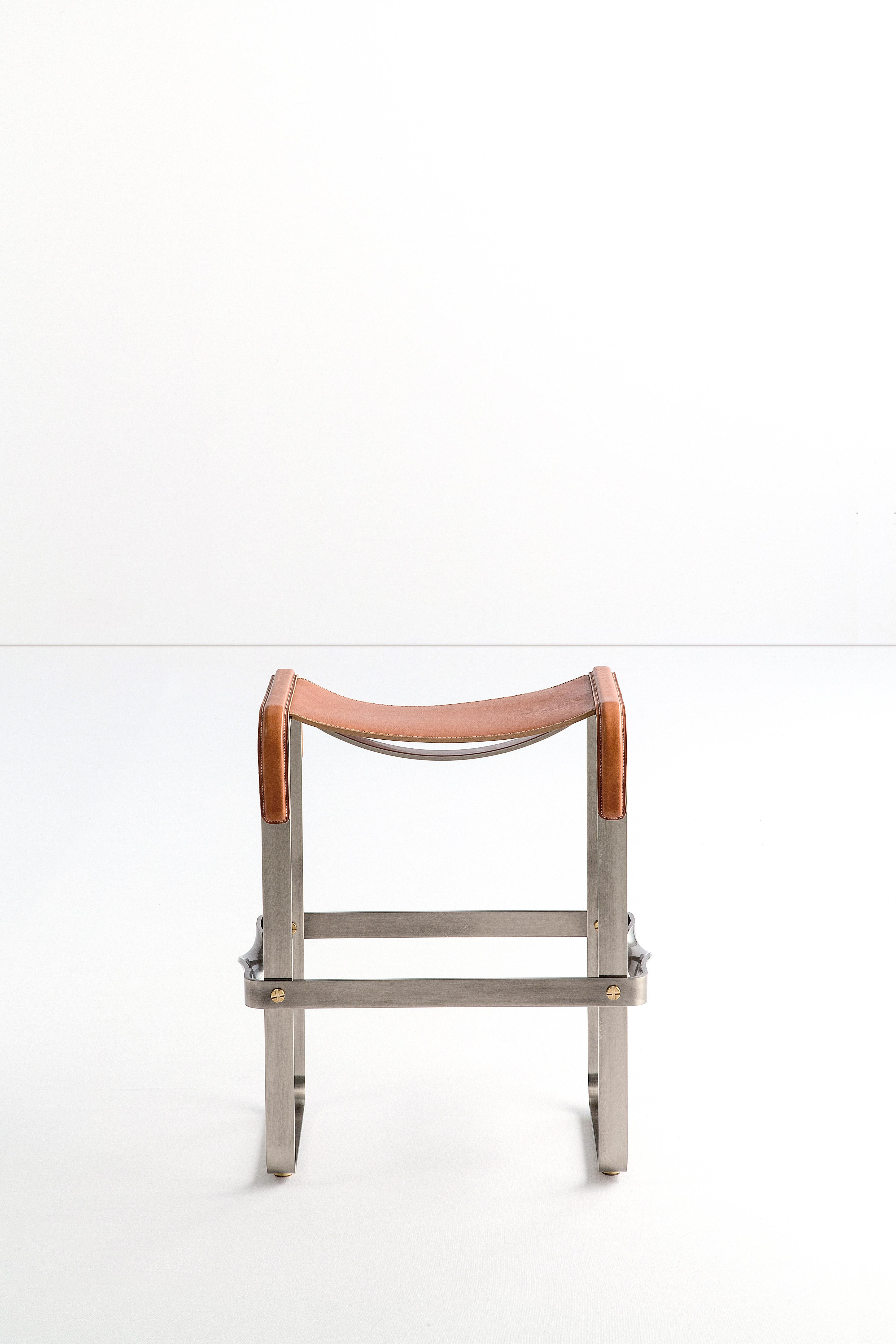 Moderne Tabouret de bar de comptoir de cuisine Contemporary A Silver Steel Natural Tobacco Leather en vente