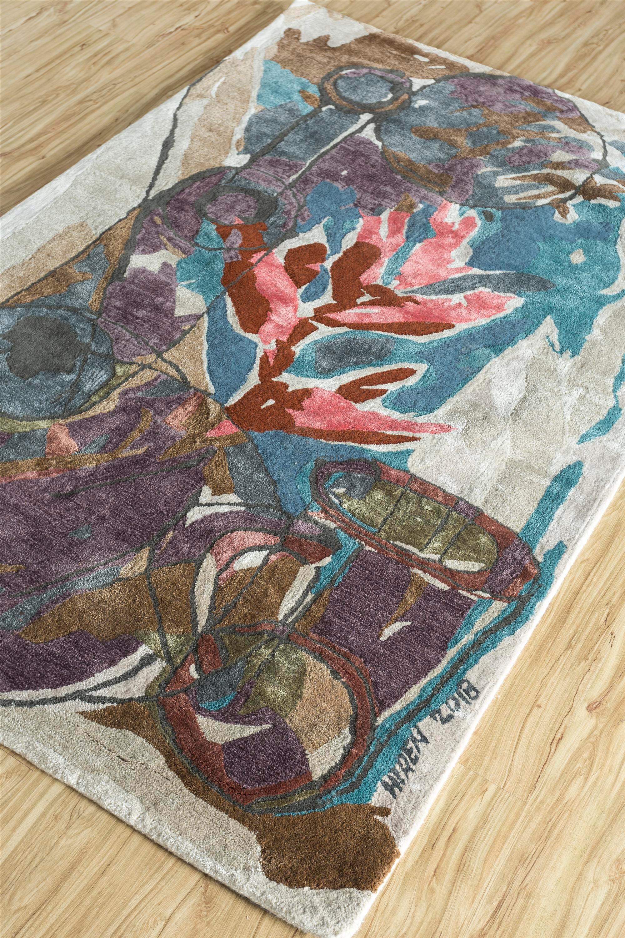 Ever dreamt of escaping the urban humdrum and immersing yourself in the serenity of the countryside? This graphic rug, an ode to various countryside travels, brings a piece of that idyllic dream right into your home. Imagine waking up to the gentle
