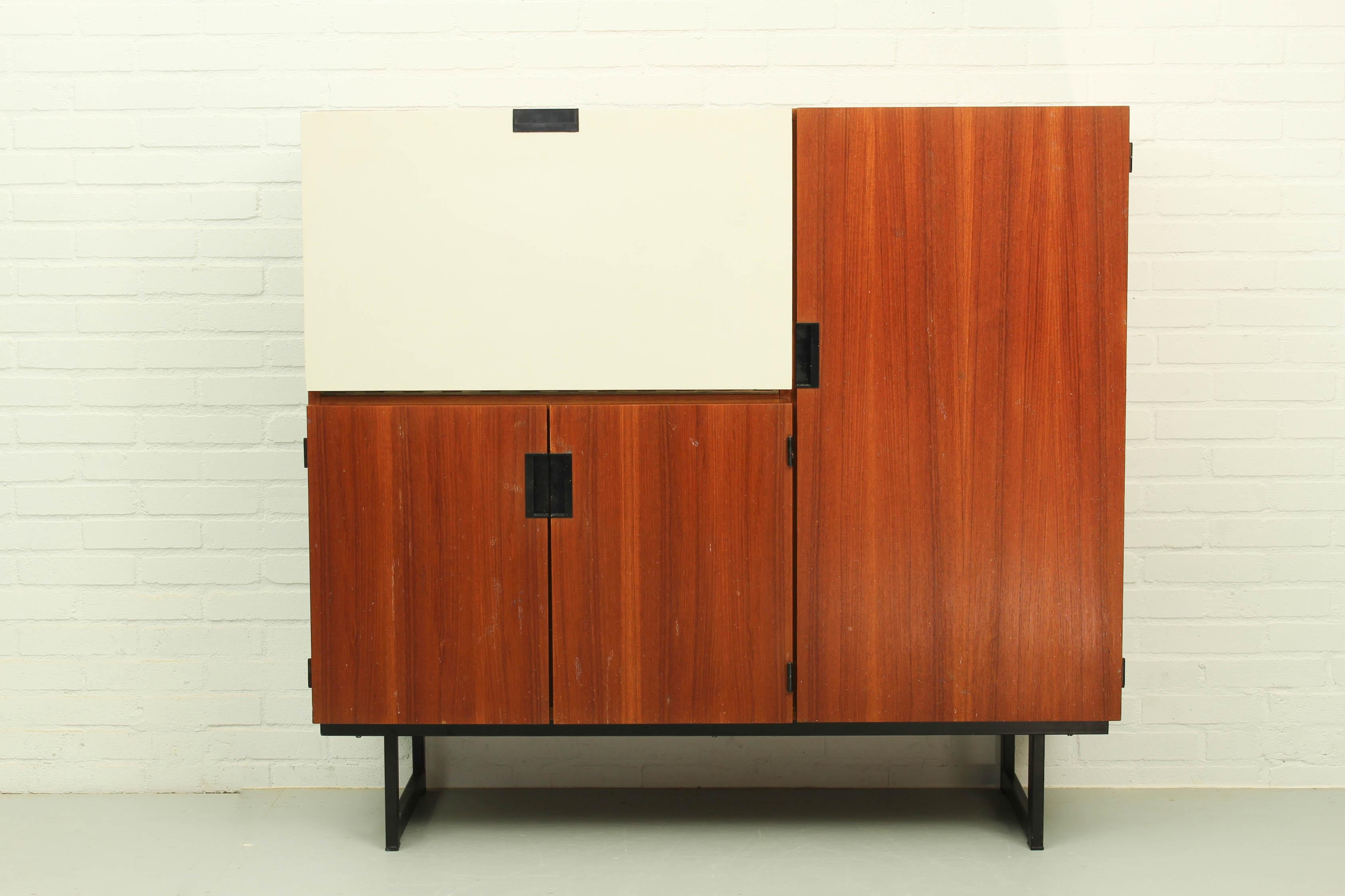 Dutch vintage design cabinet CU01 designed by Cees Braakman for Pastoe, 1958. This highboard comes from the very popular 'Japanese Series