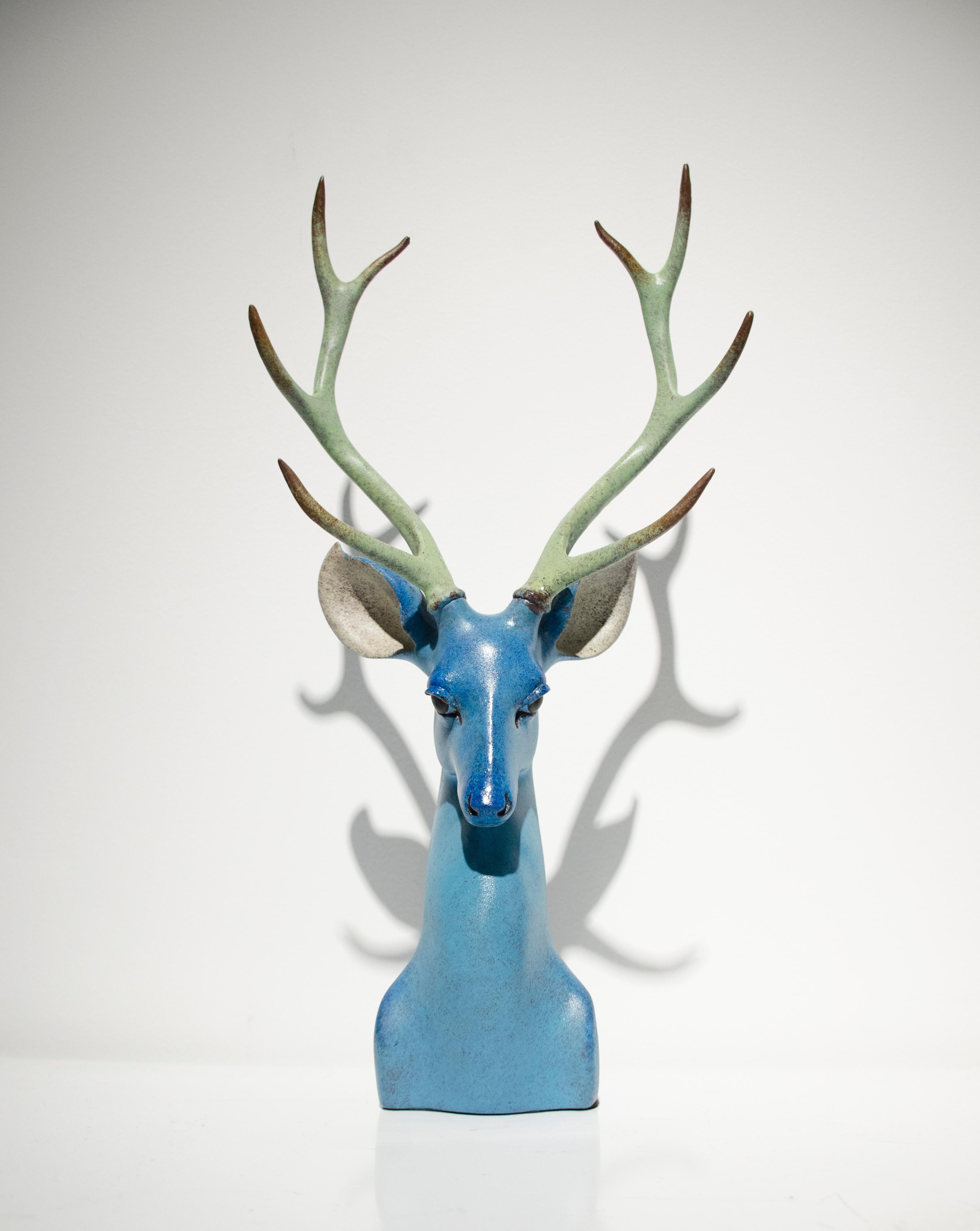 Sculpture d'animal contemporaine de Wang Dapeng-  Forêt verte et bleue
