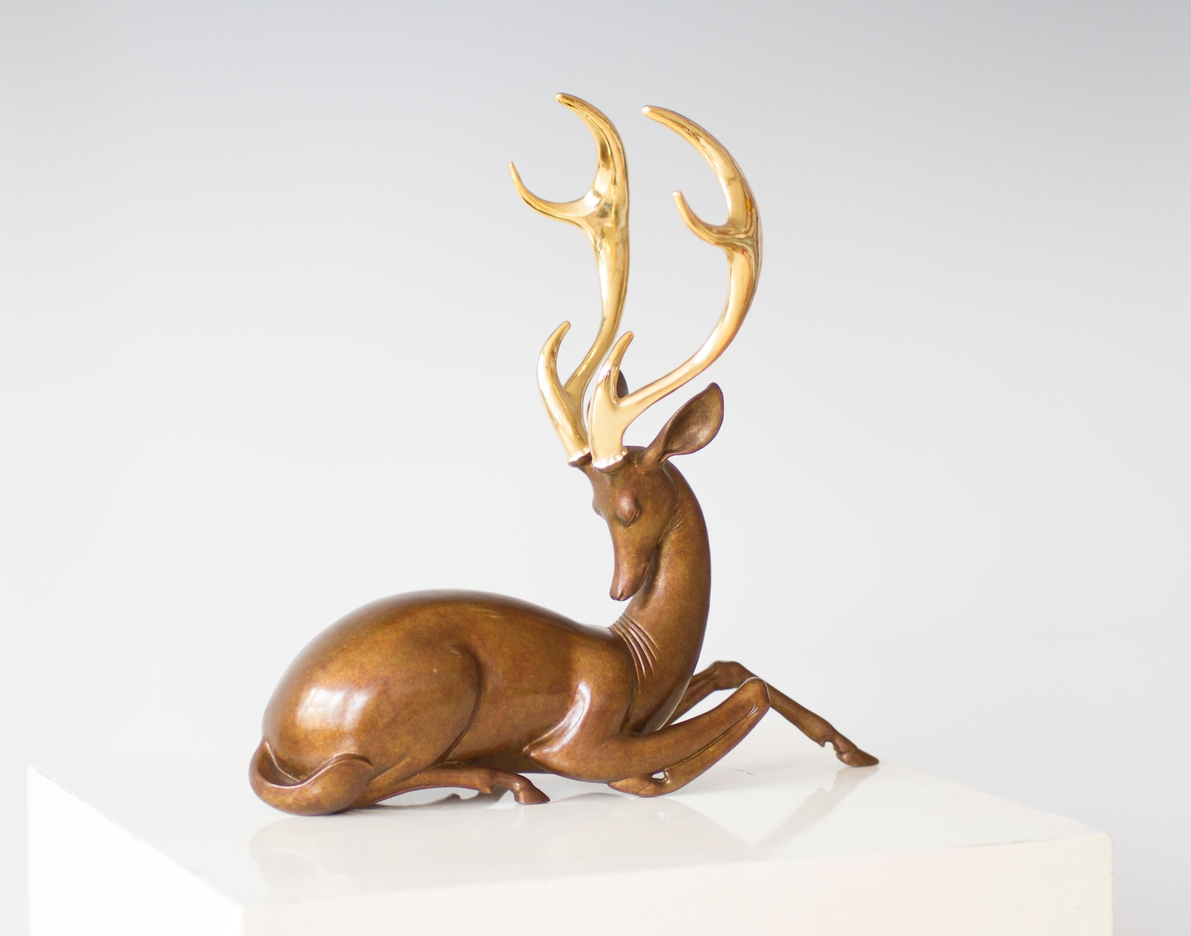 Contemporary Animal Sculpture by Wang Dapeng- Sleeplessness - Gold Figurative Sculpture by Wang Dapeng 