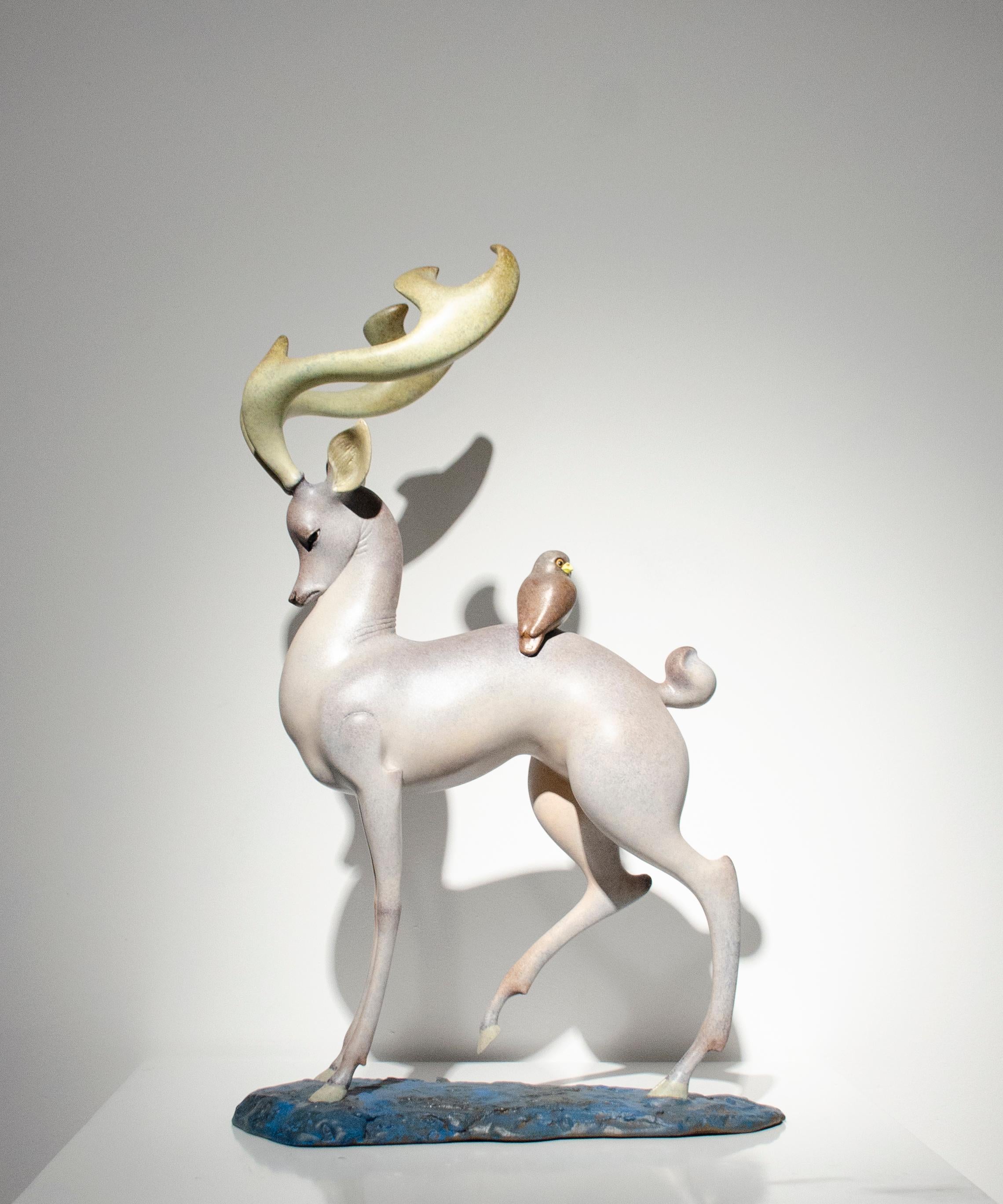 Diese Skulptur von Wang Dapeng ist signiert und nummeriert. Ausgabe 30 / 99. 

Wang Dapeng ist ein zeitgenössischer realistischer Bildhauer. Er fertigt Bilder von spirituellen Tieren an - vor allem von Hirschen, Drachen, Pferden und Tigern. Indem er