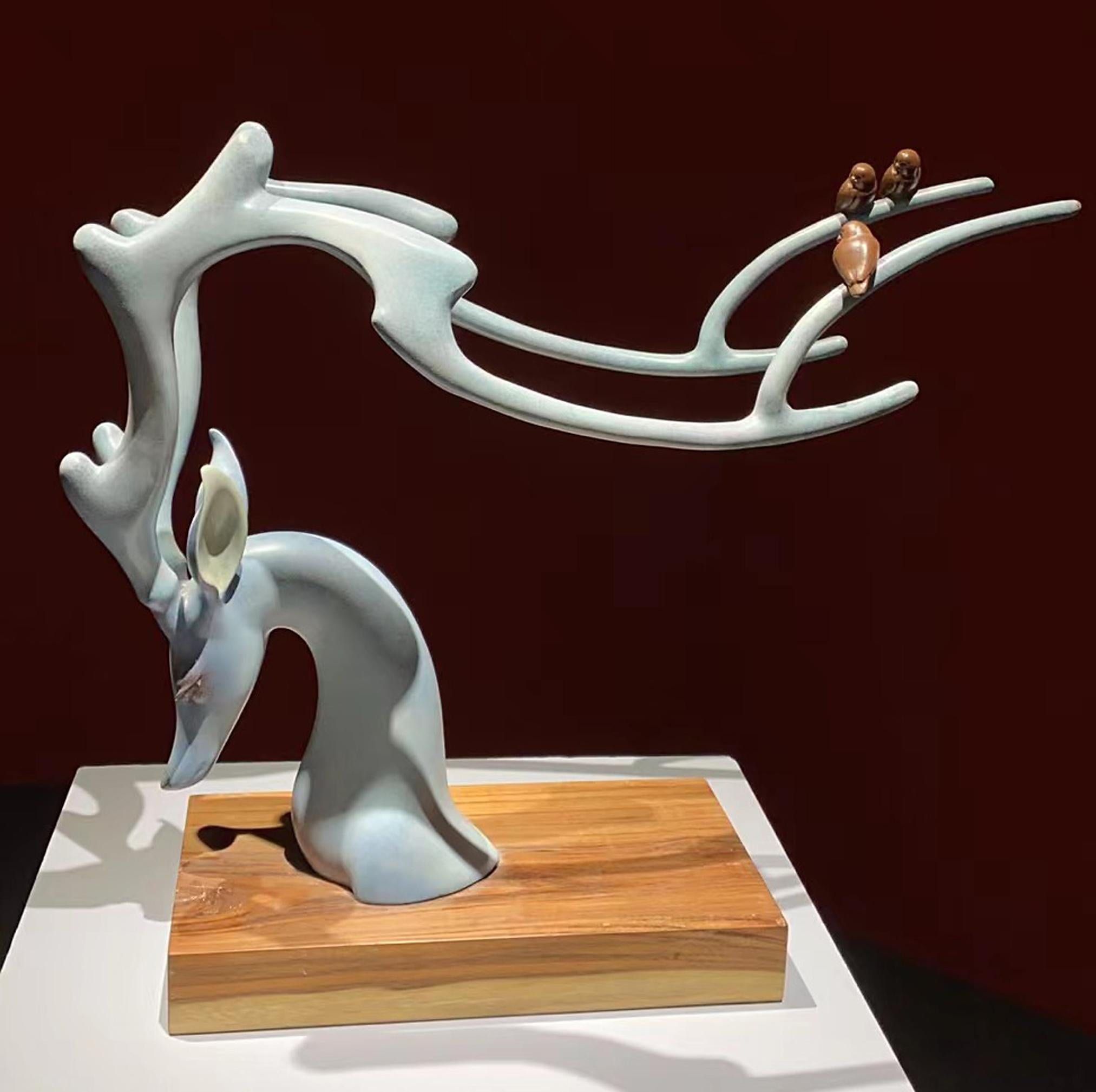 Contemporary Figurative Animal Sculpture- Sparse shadows reflect horizontally For Sale 1