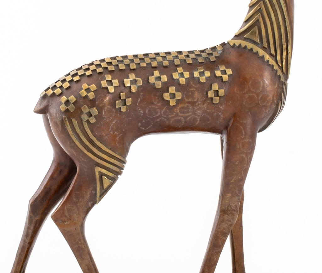 Wang Jida Buck & Doe Bronze Sculptures, 1988 In Good Condition For Sale In New York, NY