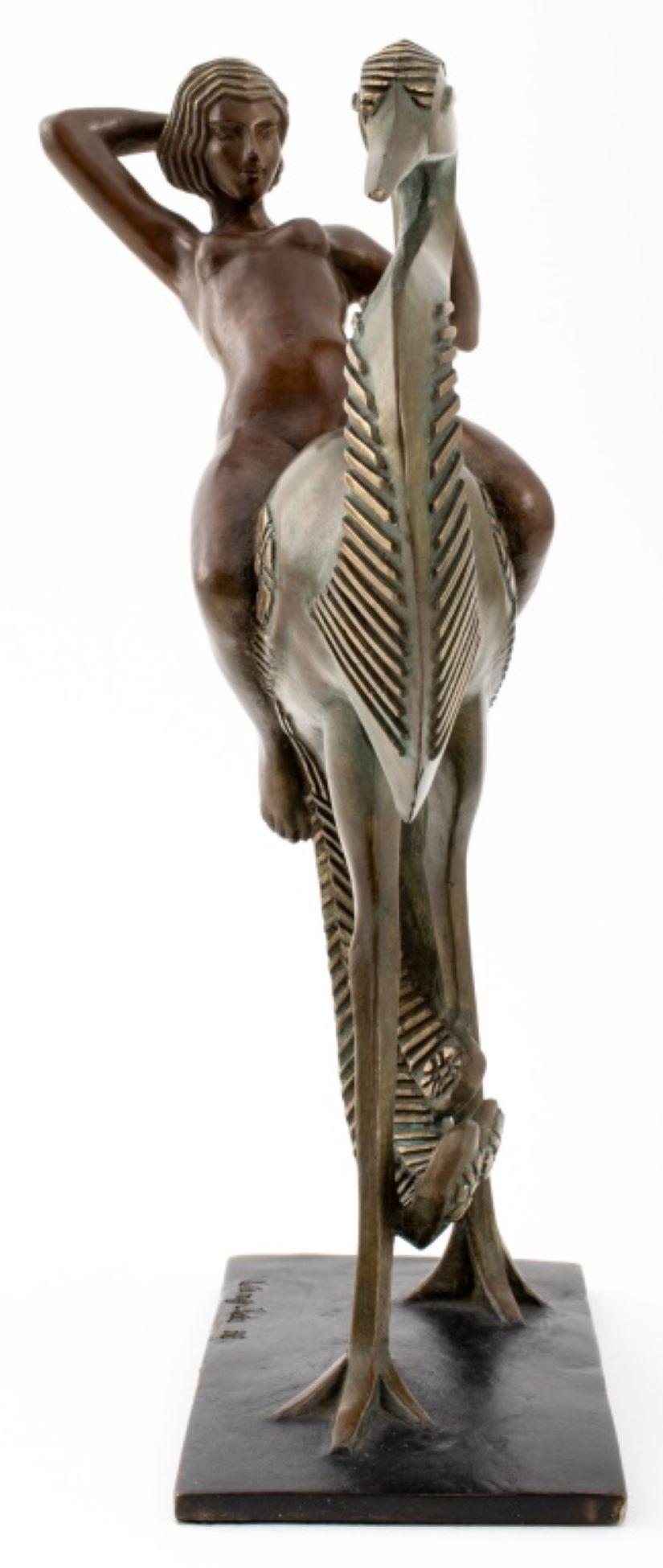 Bronze « Woman Riding a Heron » de Wang Jida, 1988 en vente 2