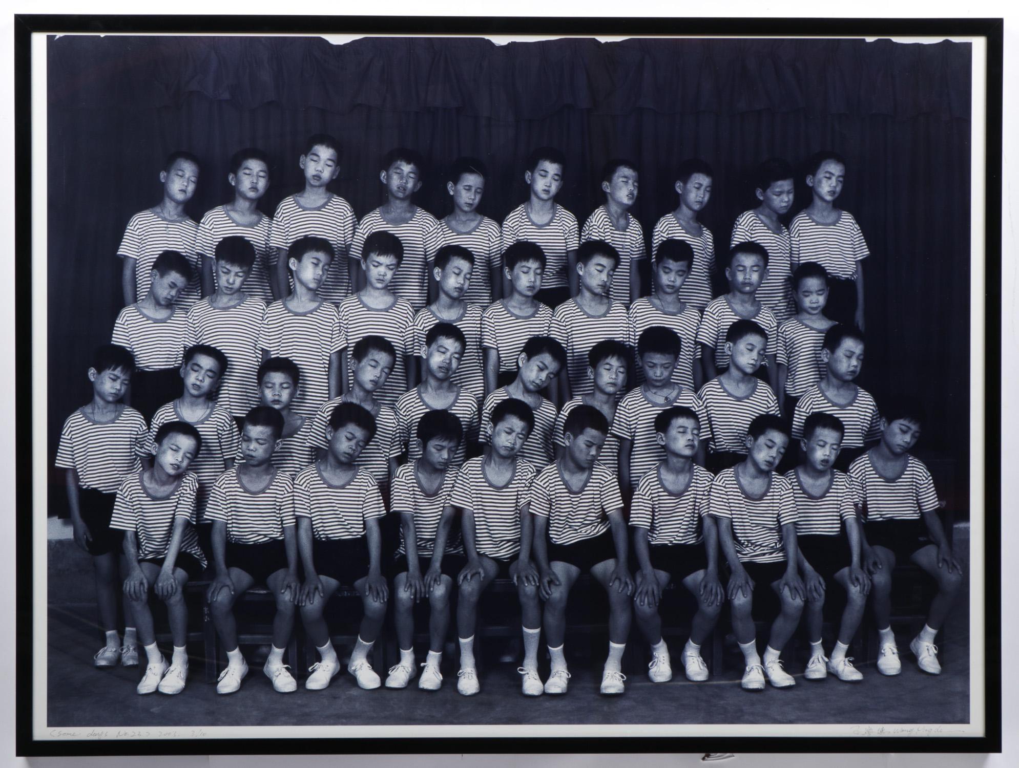 Black and White Photograph di Wang NIngde - Fotografia contemporanea cinese su larga scala con stampa in bianco e nero "Alcuni giorni" Ed 3/10