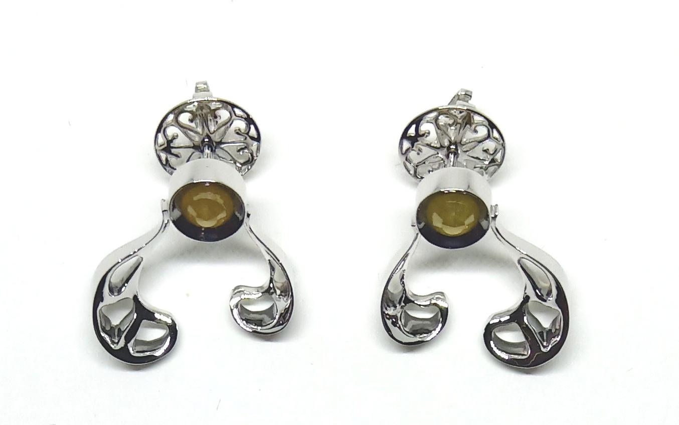 Women's Want Facelift. Amaze Yourself with Contemporary Yellow Diamond Gold Earrings For Sale