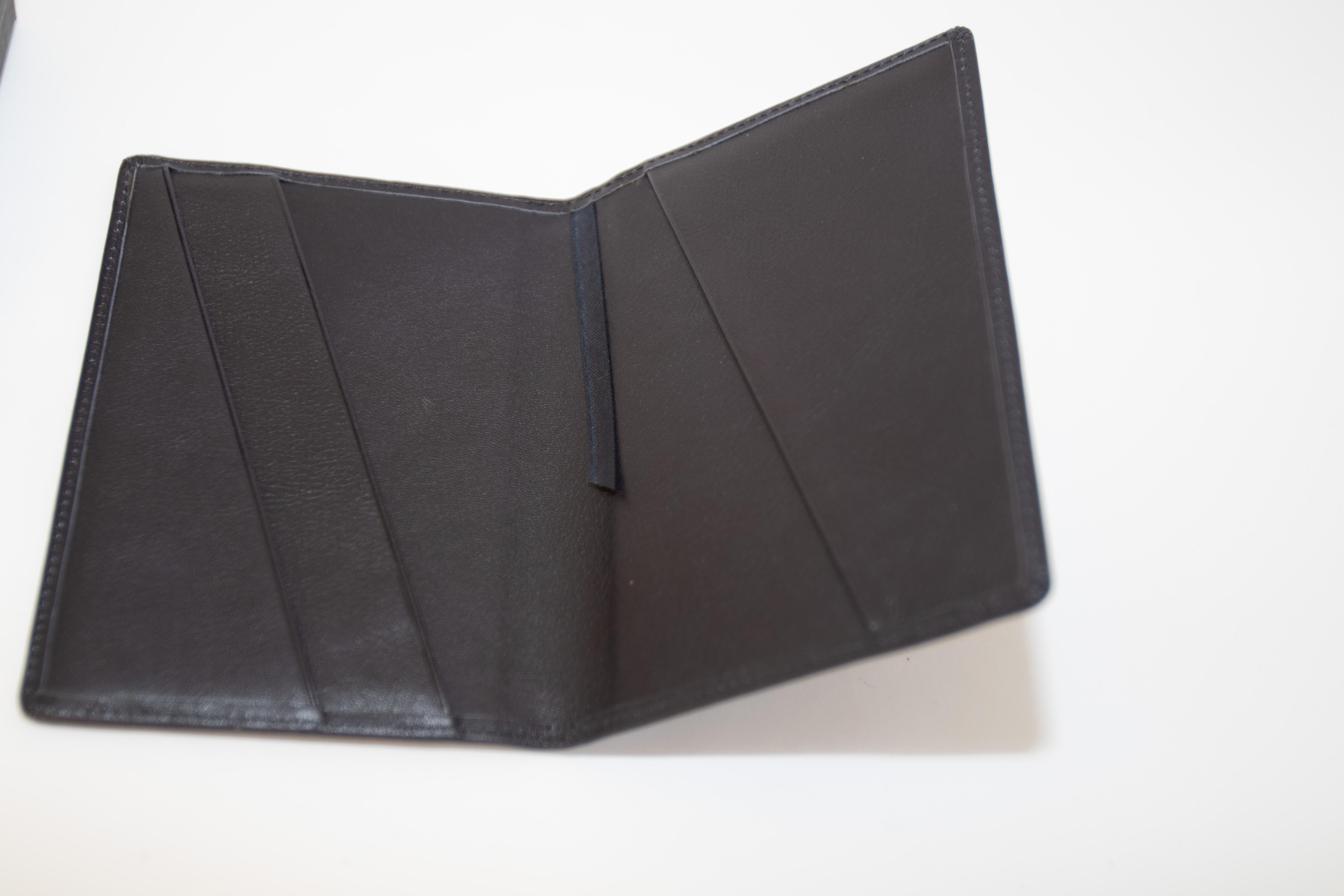Men's Want Les Essentiels de la Vie Black Leather Passport Cover For Sale