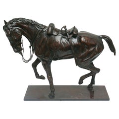 Zeitgenössische Bronzeskulptur „Warshose“ von Jenna Gearing