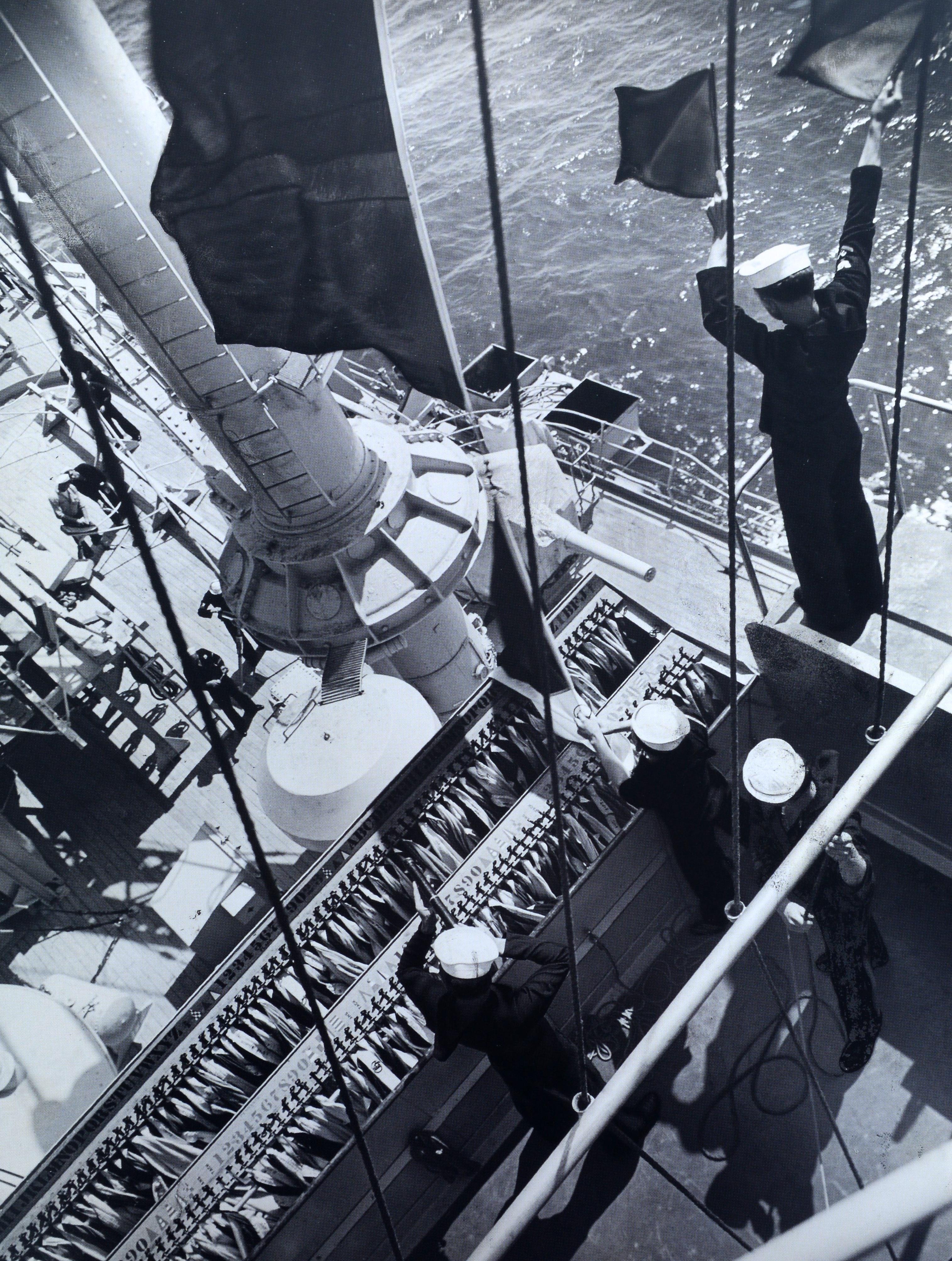 Guerre/Photographie : Images of Armed Conflict & Its Aftermath 1st Ed Exhibition Cat en vente 14