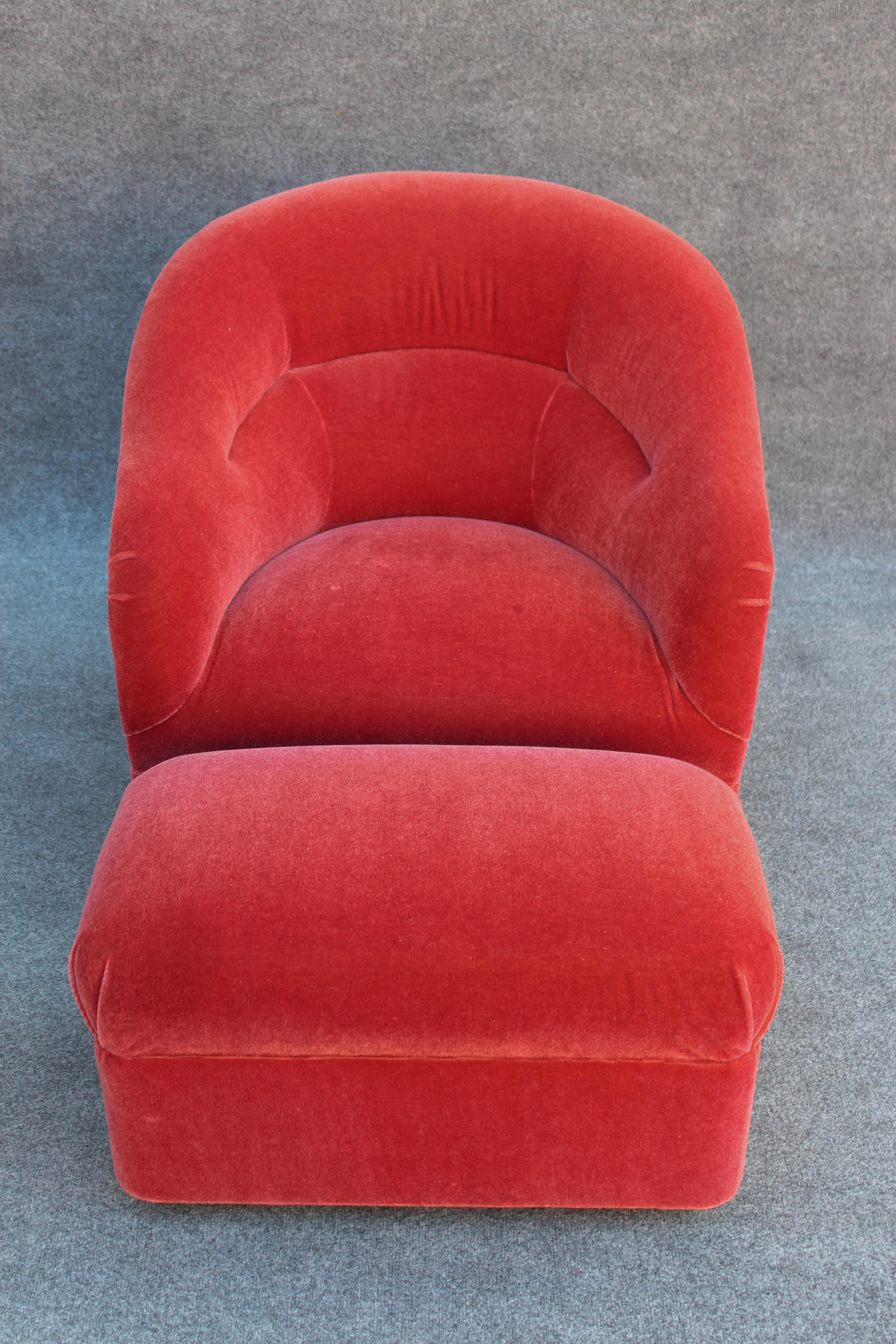 American Ward Bennett Brickel Red Mohair Upholstered Swivel Tub Lounge Chair With Ottoman For Sale